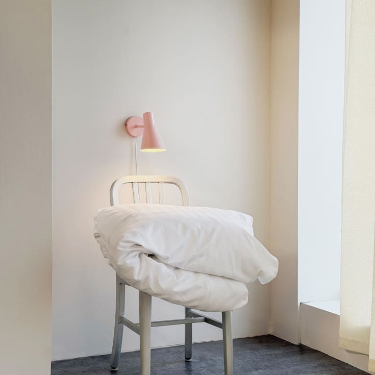 Dyberg Larsen DL12 vegglampe, rosa
