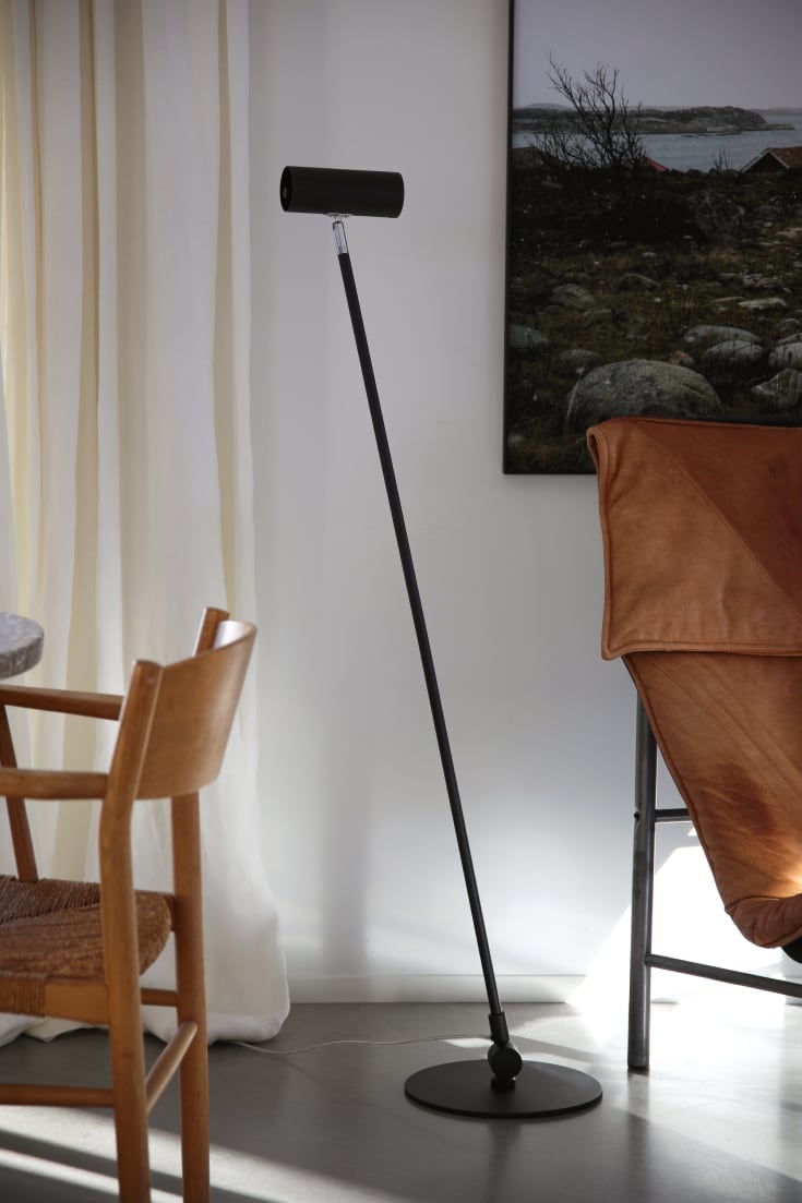 Markslöjd Arlo gulvlampe 1l sort