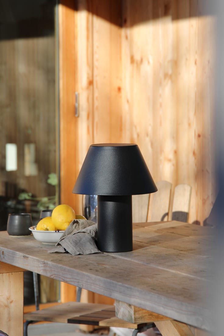 Markslöjd Vivo solcelle bordlampe, sort