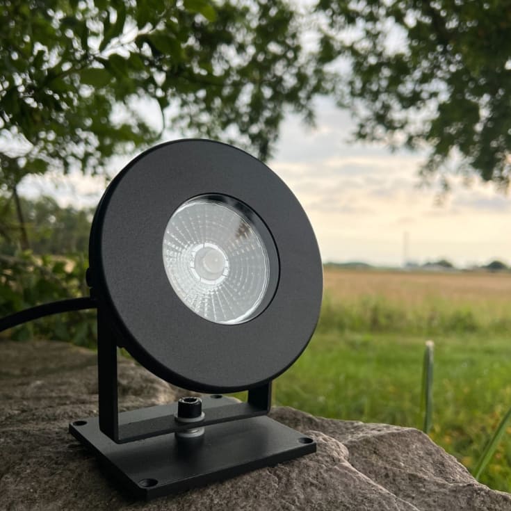 Diamantfläck svart medium 220-240v 2700k 20° 17w