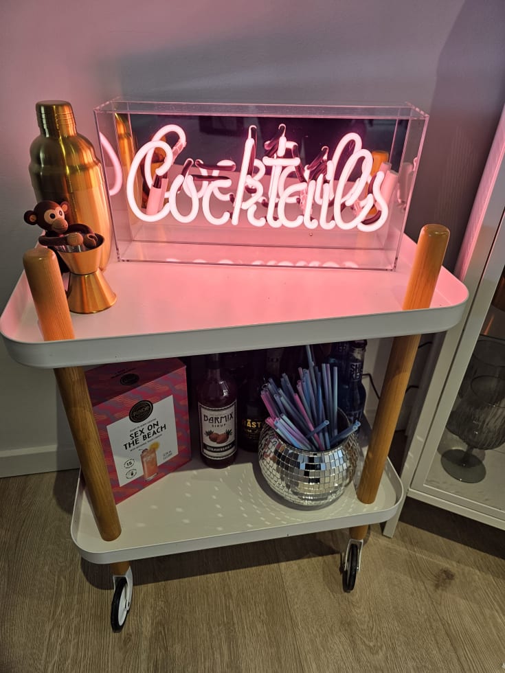 Locomocean Cocktails neonskylt