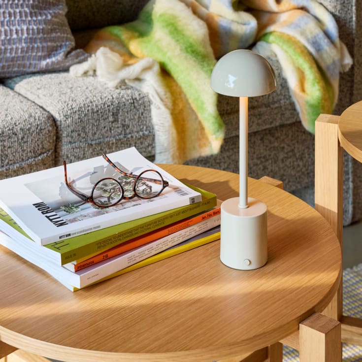 Hübsch Taten oppladbar bordlampe, sand