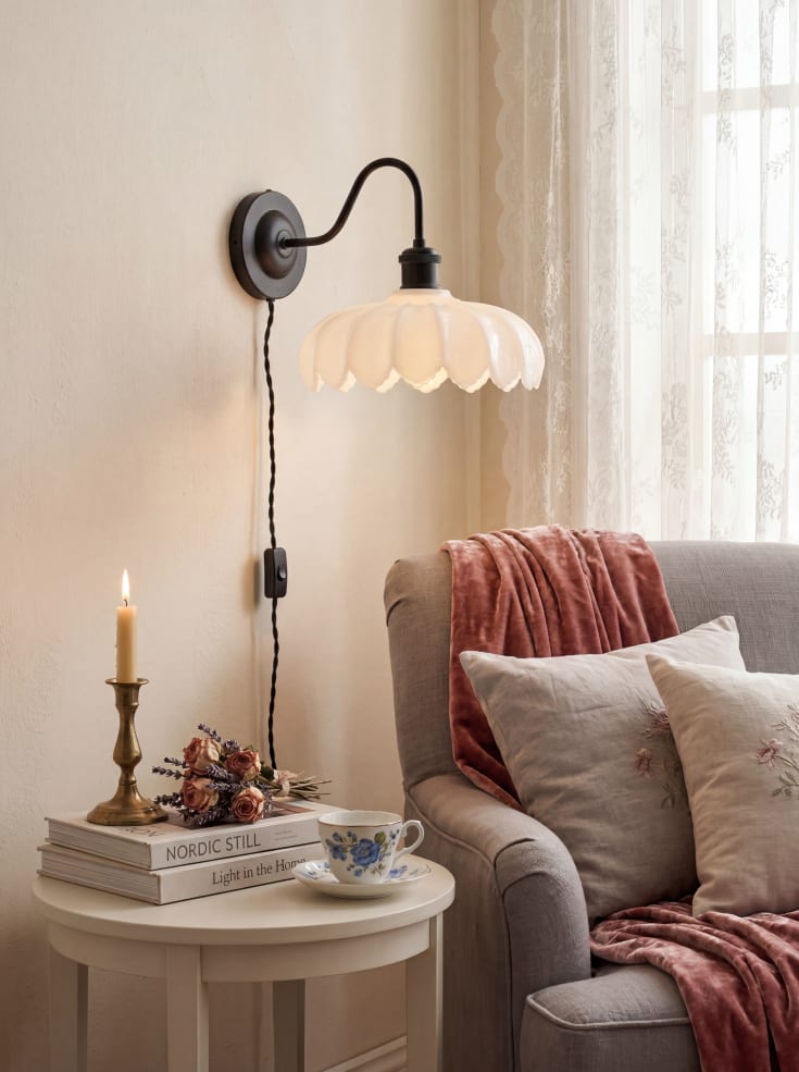 Aneta Lighting Sofia væglampe, sort