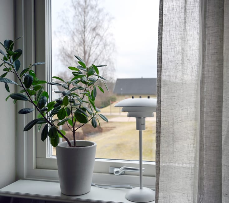 Aneta Lighting Epsilon bordlampe, hvid