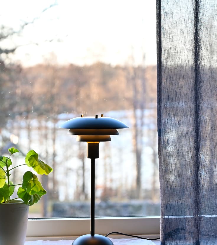 Aneta Lighting Epsilon bordslampa, svart