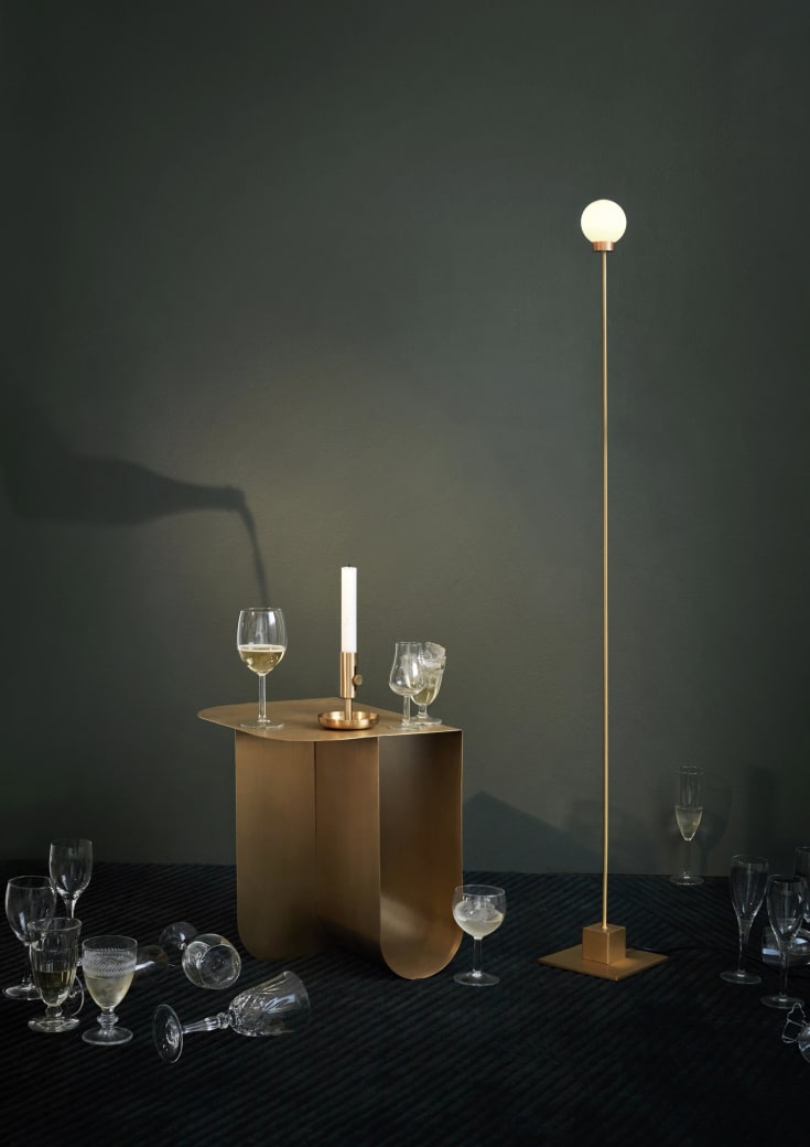 Northern Snowball gulvlampe, messing