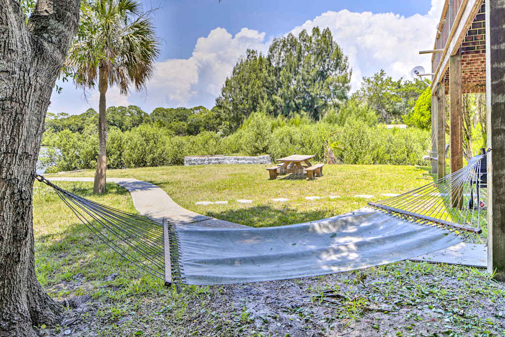 Waterfront Cedar Key Duplex House w/ Dock!