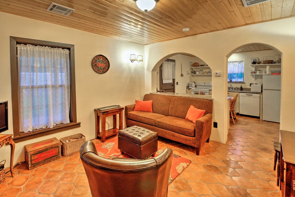 Charming Updated CasitaWalk to Old Mesilla Plaza!