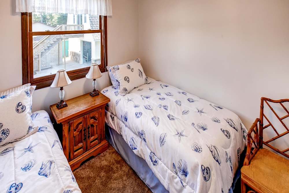 Lakefront 3BR Grayling House w/Spacious Deck