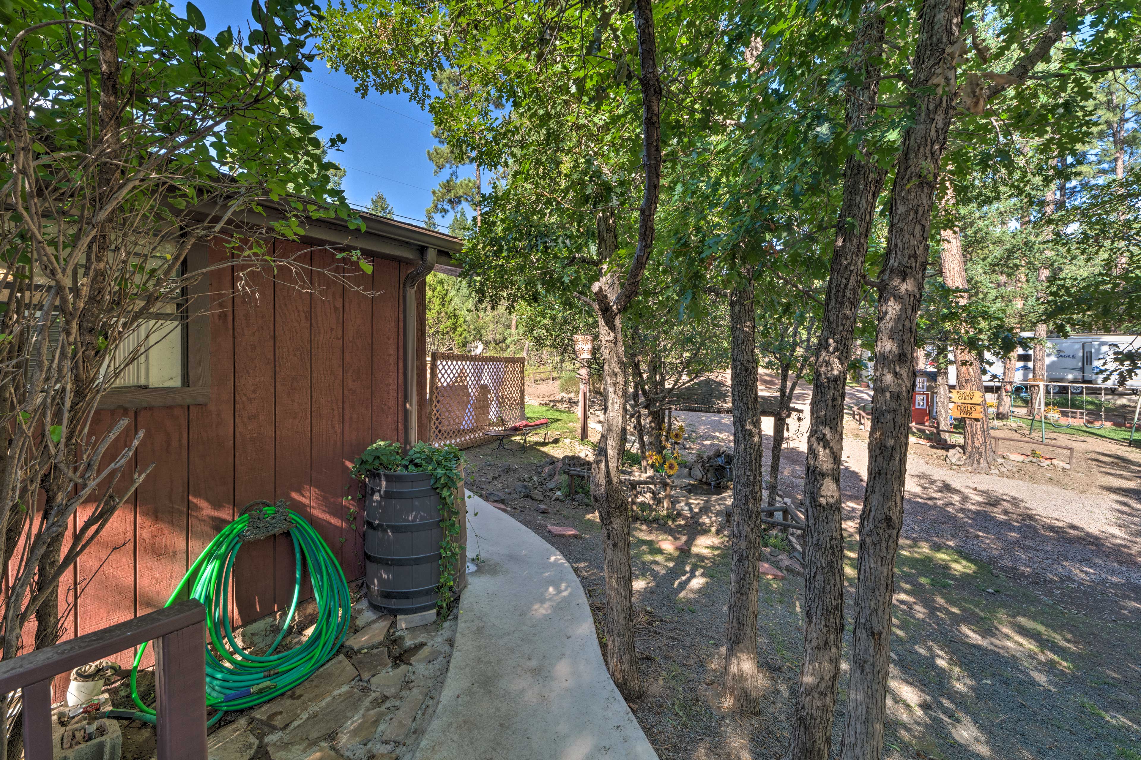 Yard | Garden | Children's Playset | Pond | Reading Bench