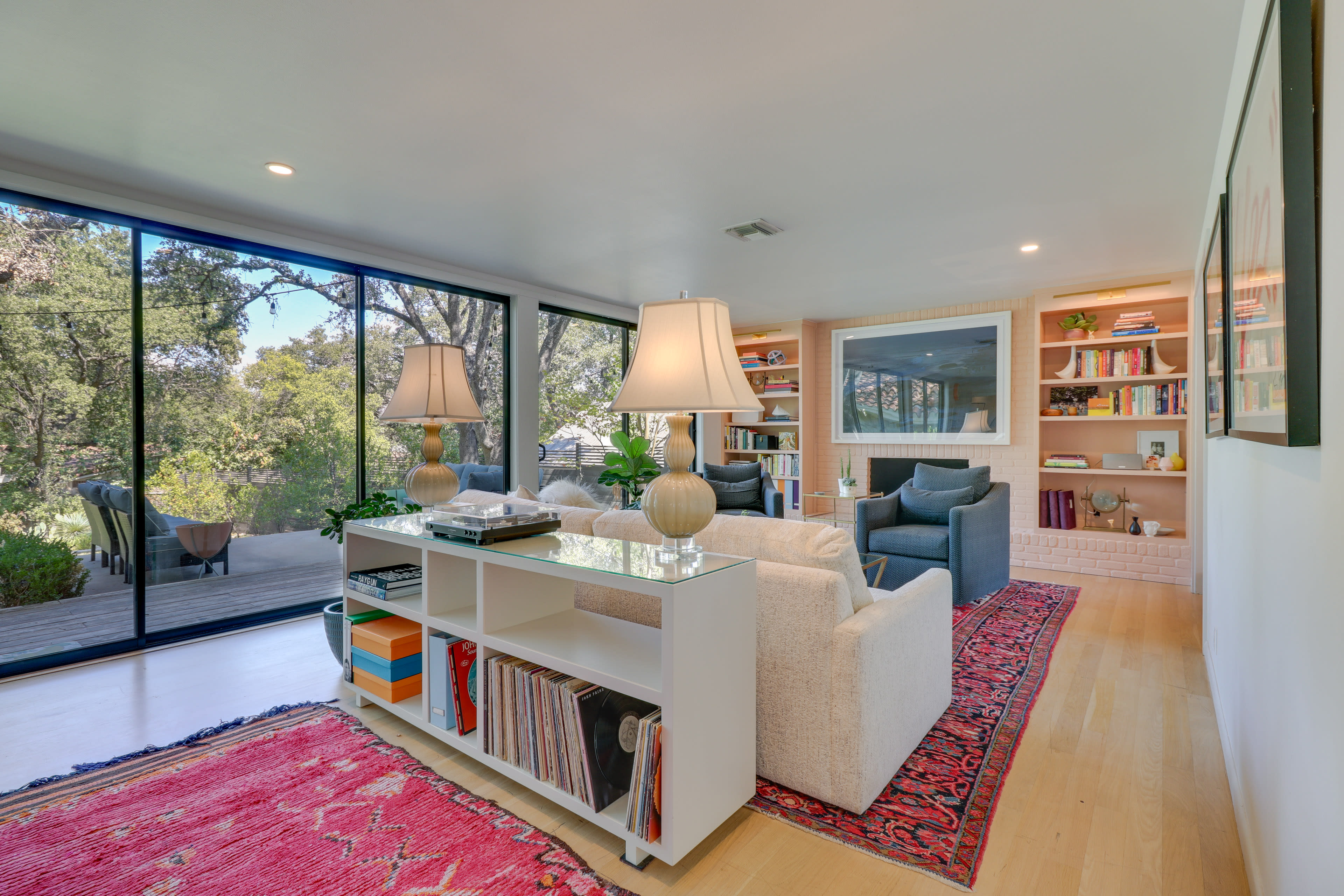 Living Room | Twin Sleeper Sofa | 200 Records | Fireplace | Air Conditioning