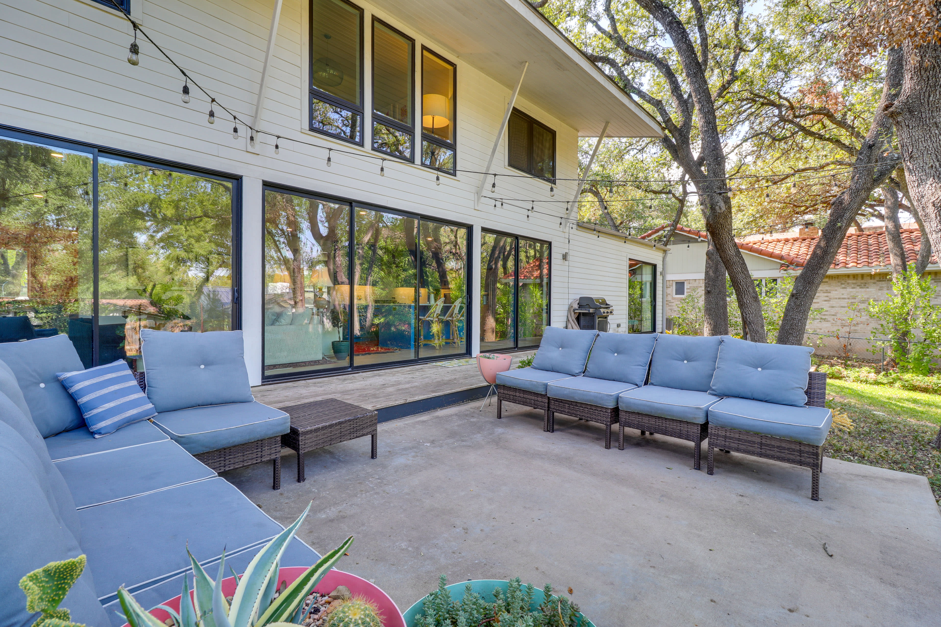 Patio | Lounge Seating