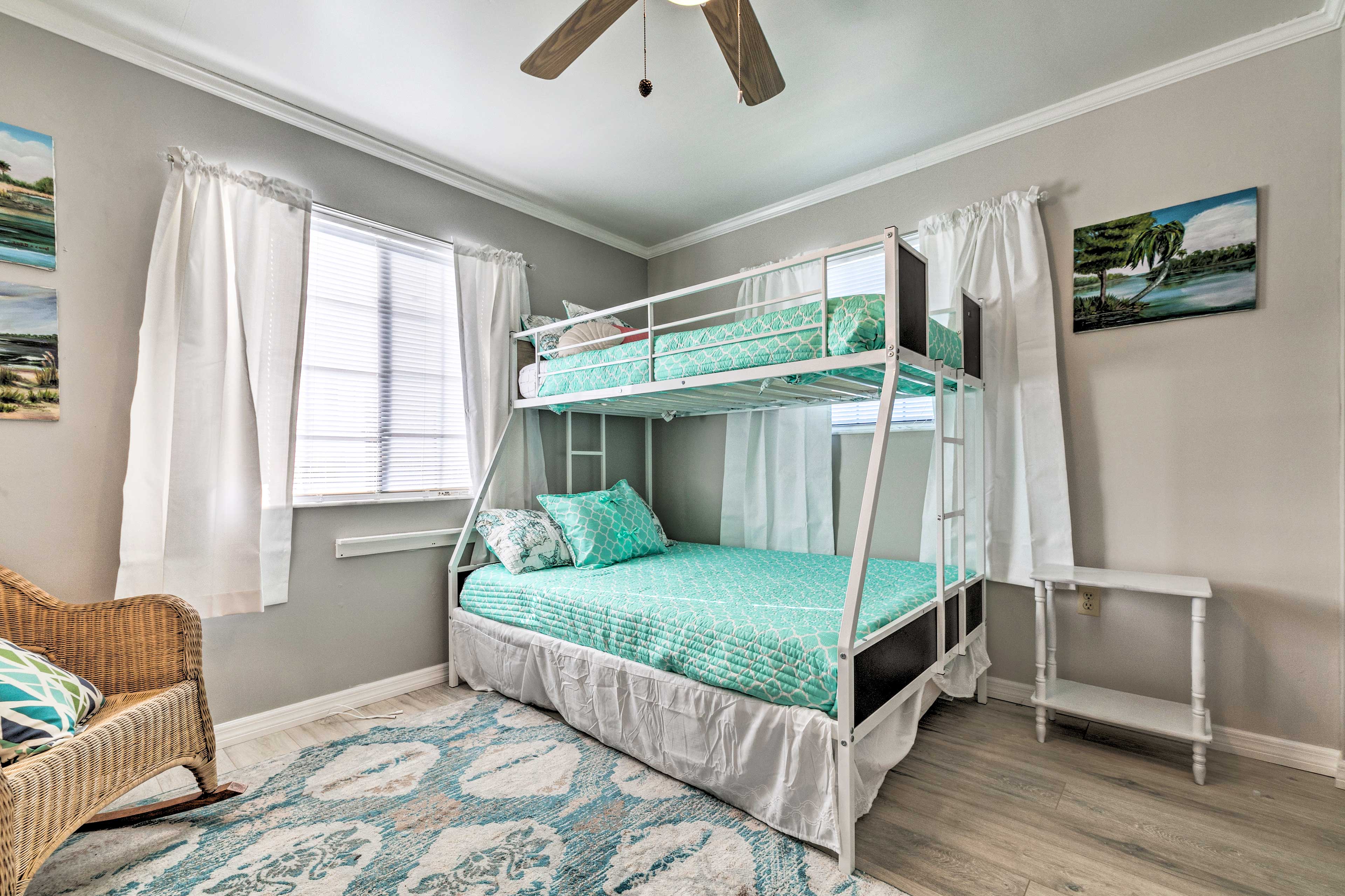 Bedroom 2 | Twin/Full Bunk Bed w/ Twin Trundle