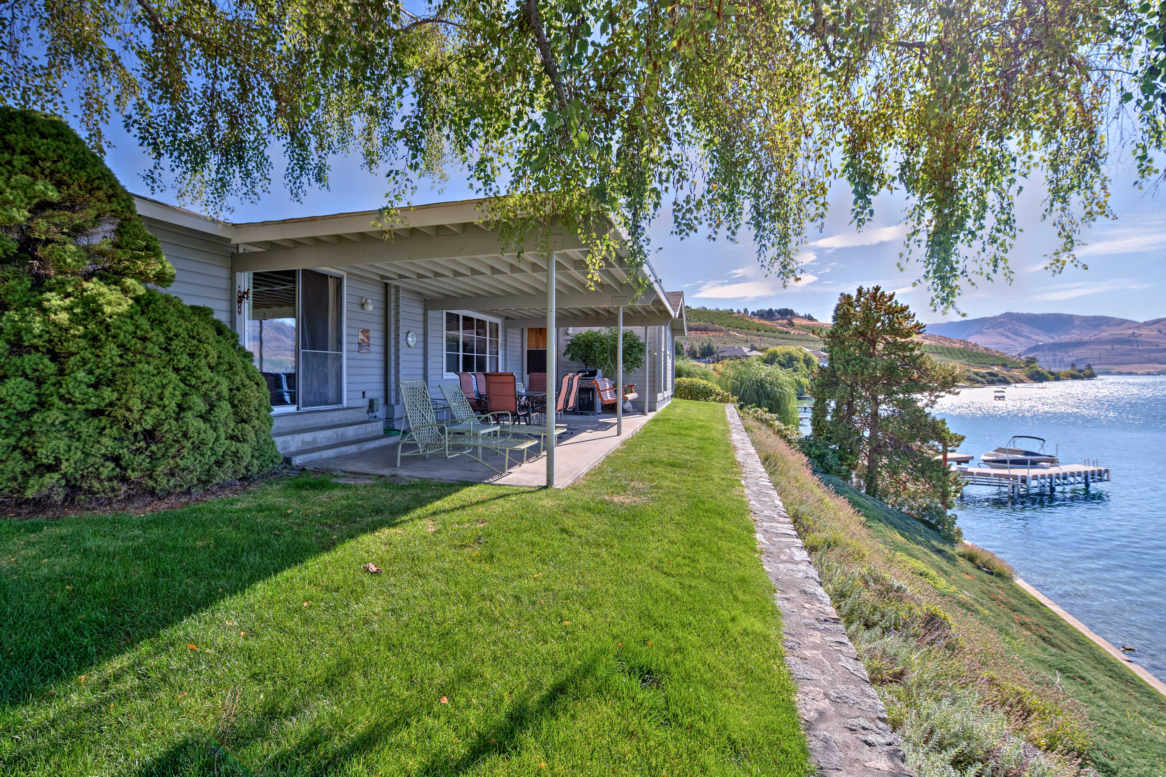 Furnished Patio | On Lake Chelan