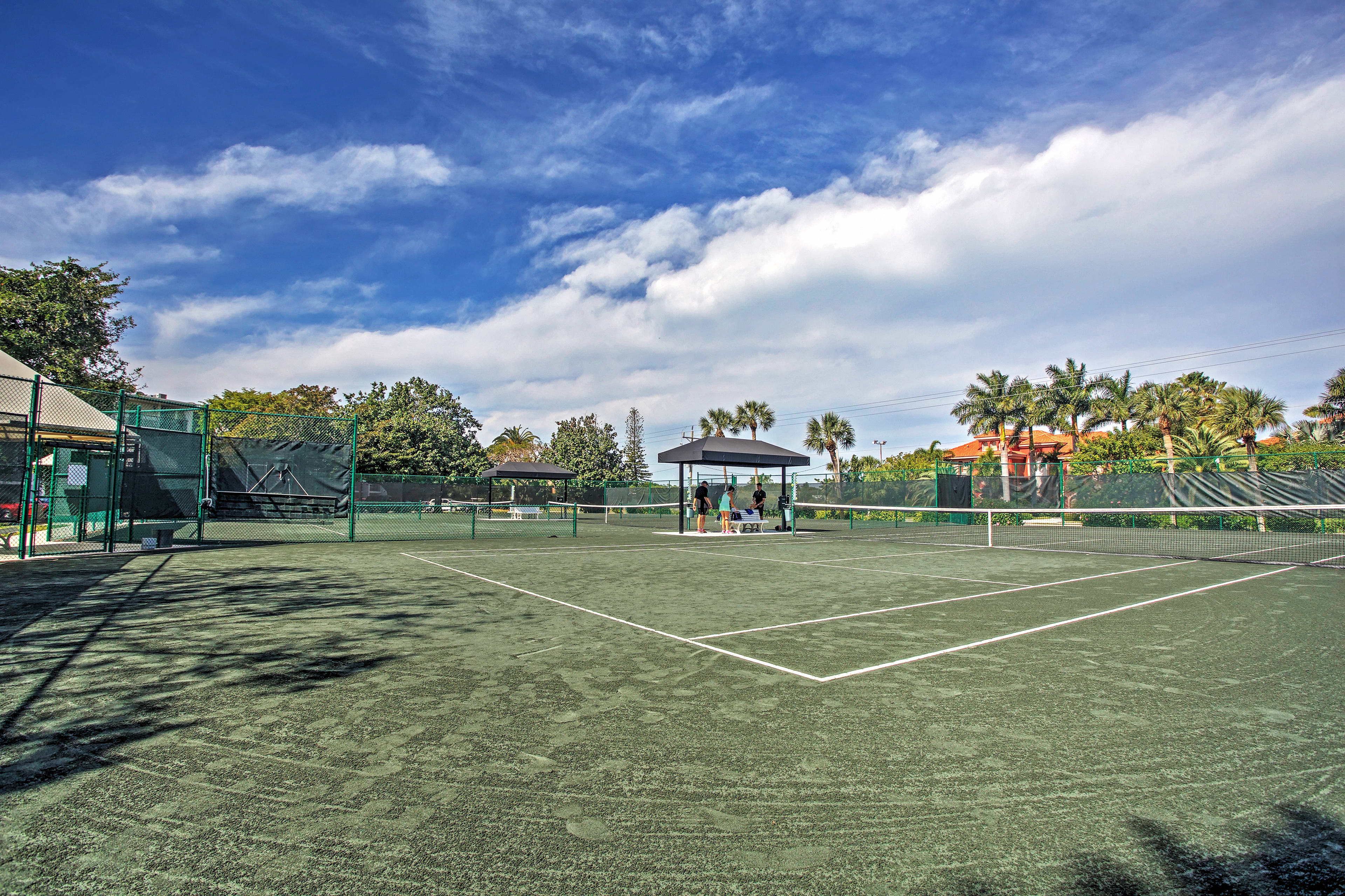 Resort Amenities | Tennis/Pickleball Courts