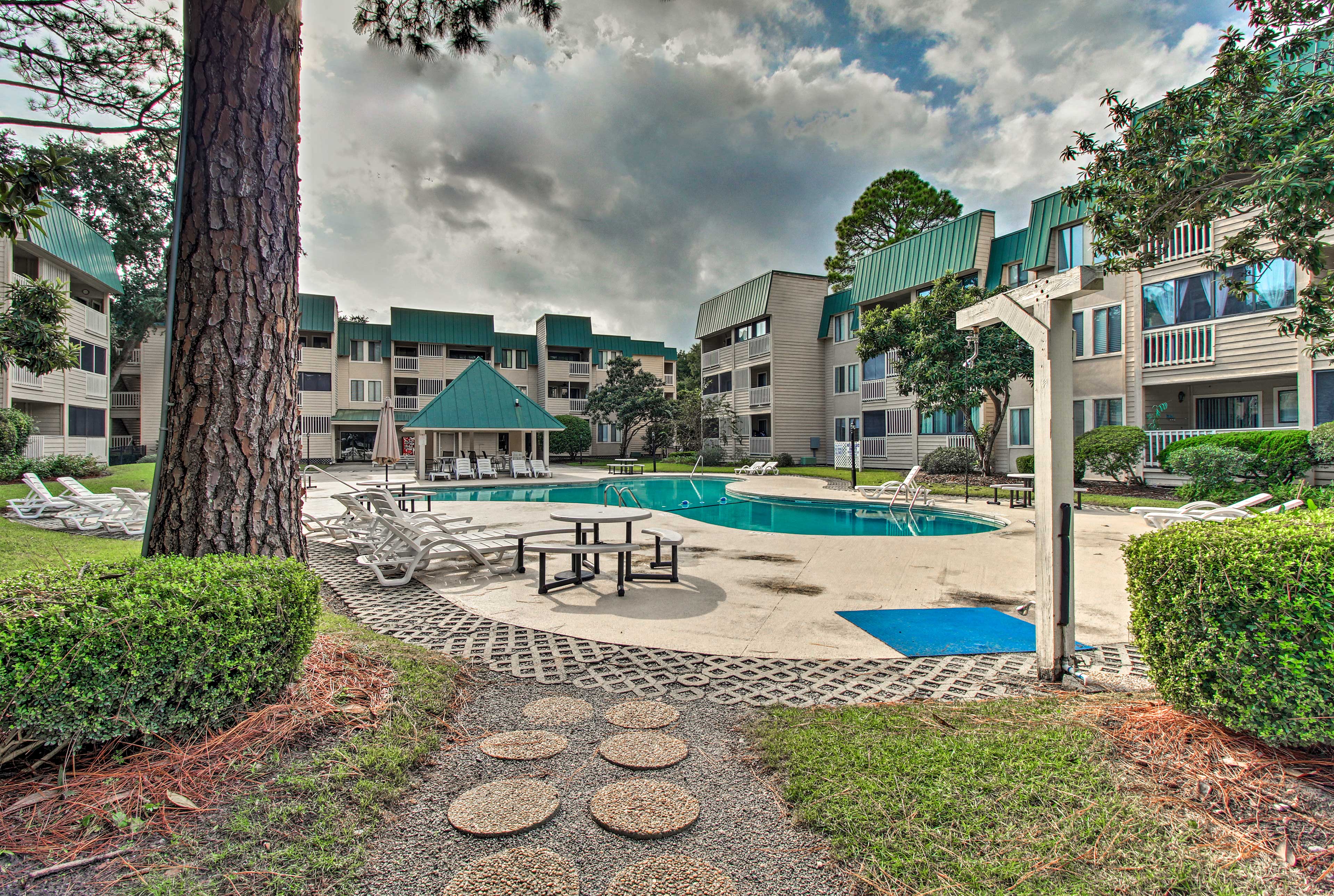 Community Outdoor Pool