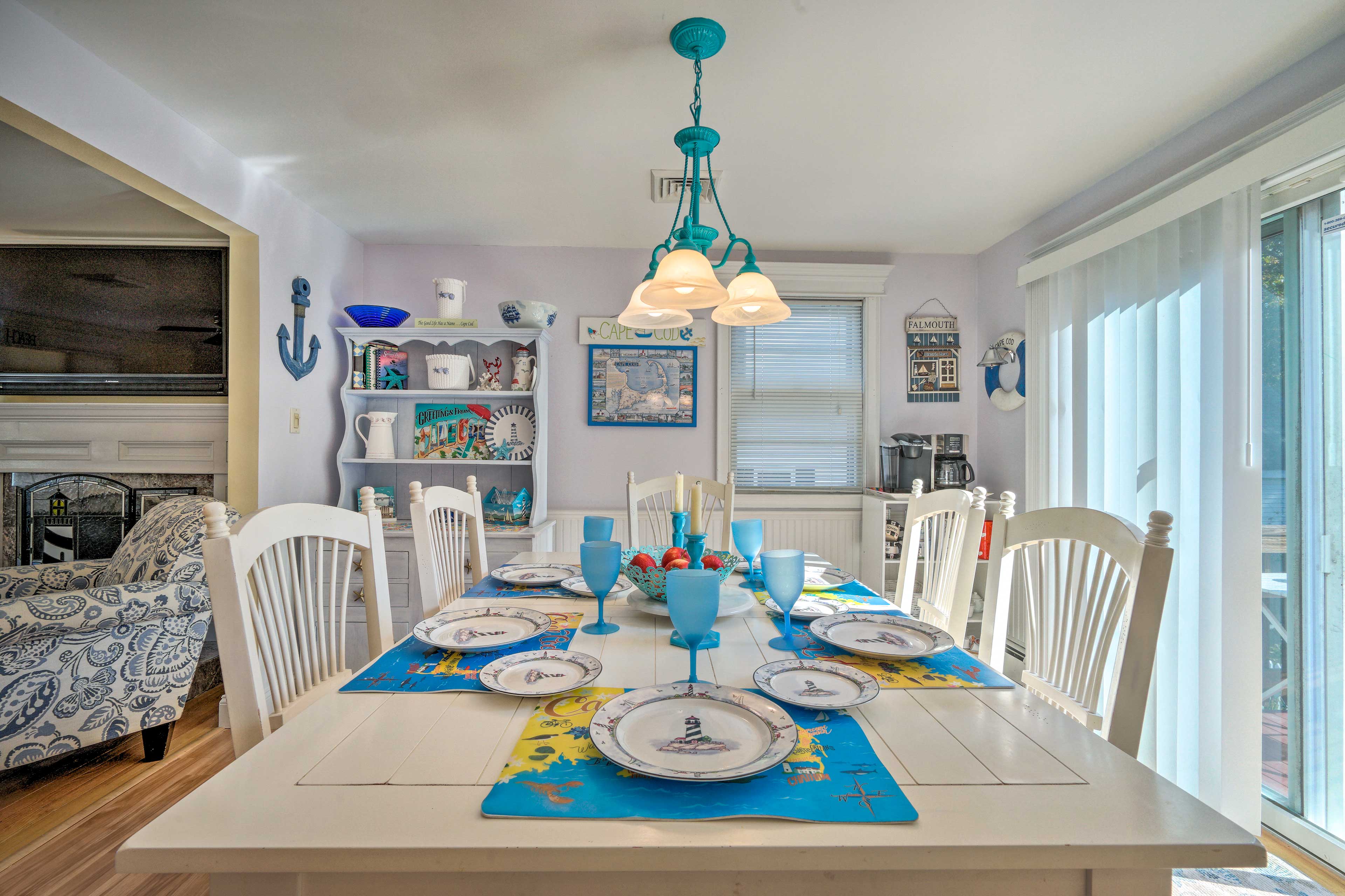 Living Room | Dining Area