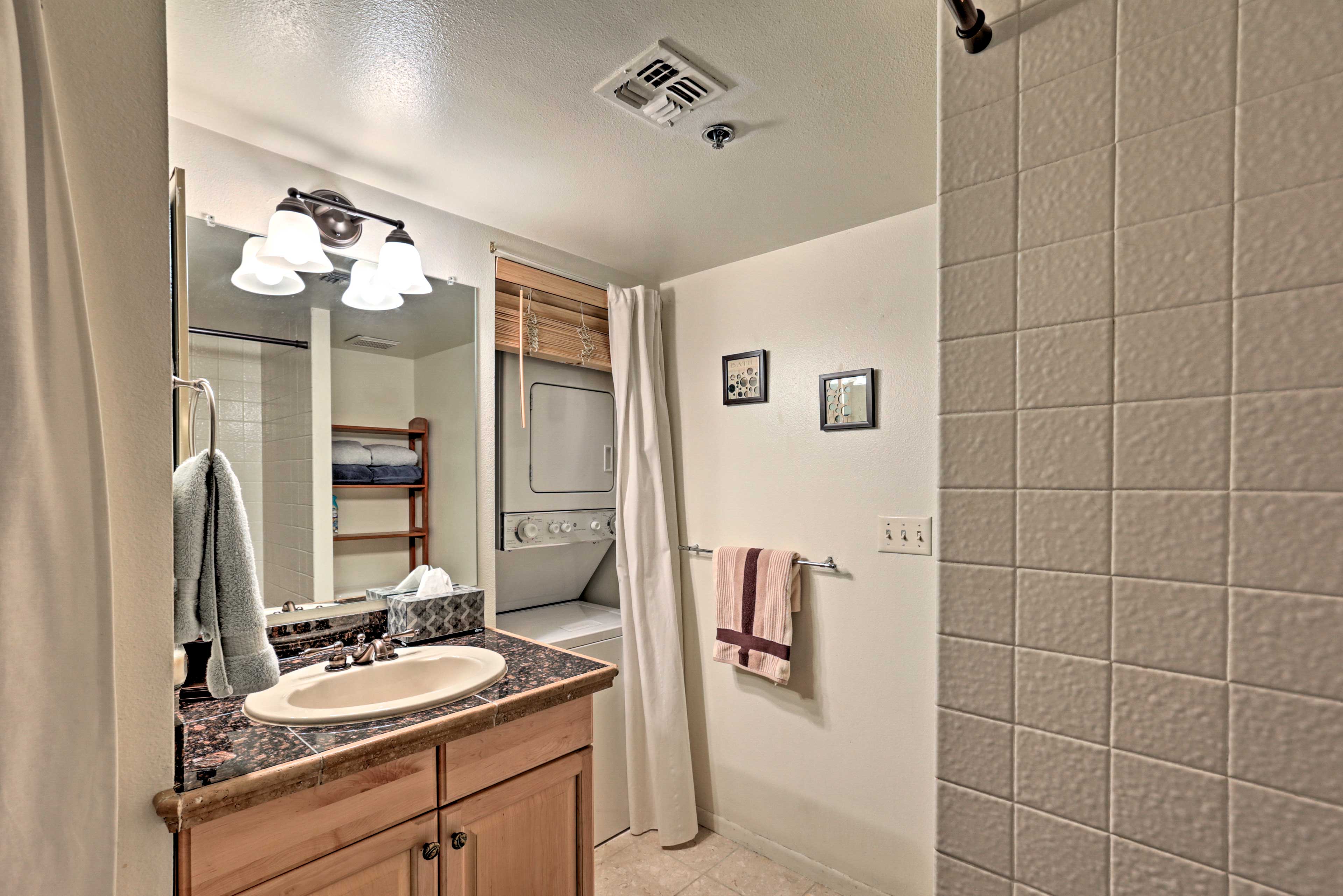 Full Bathroom | Towels Provided | In-Unit Laundry