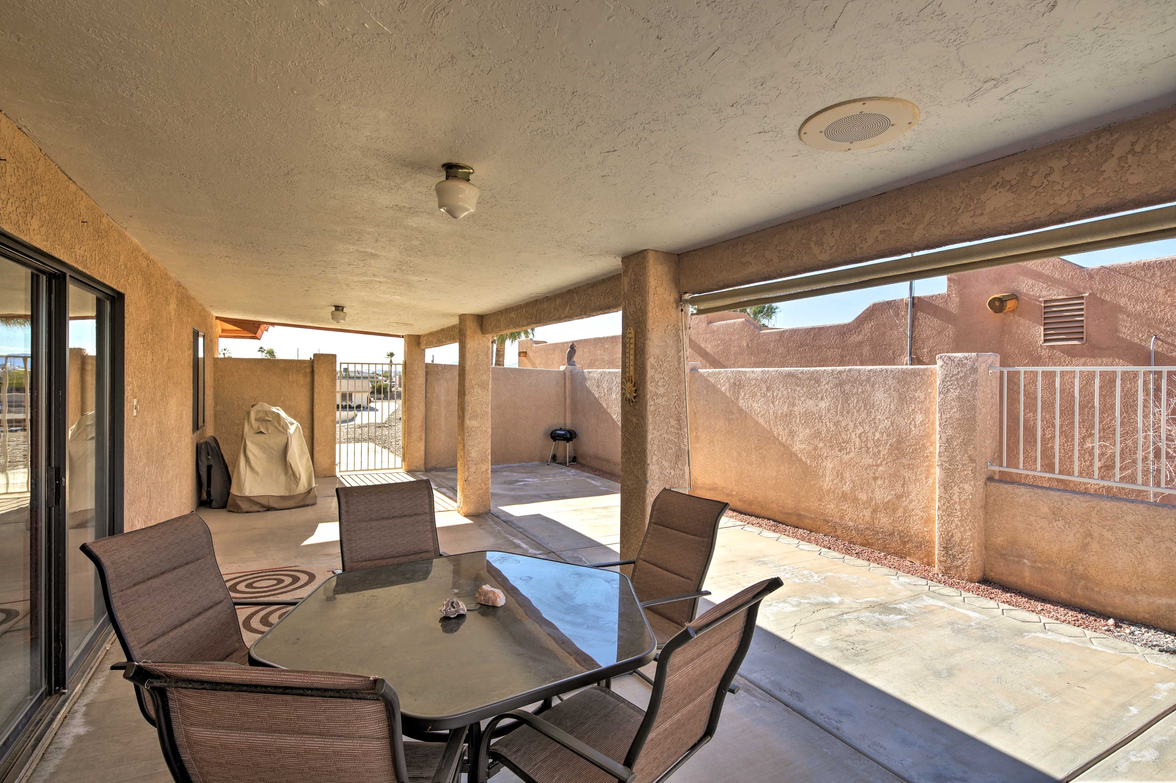 Covered Patio | Gas & Charcoal Grills