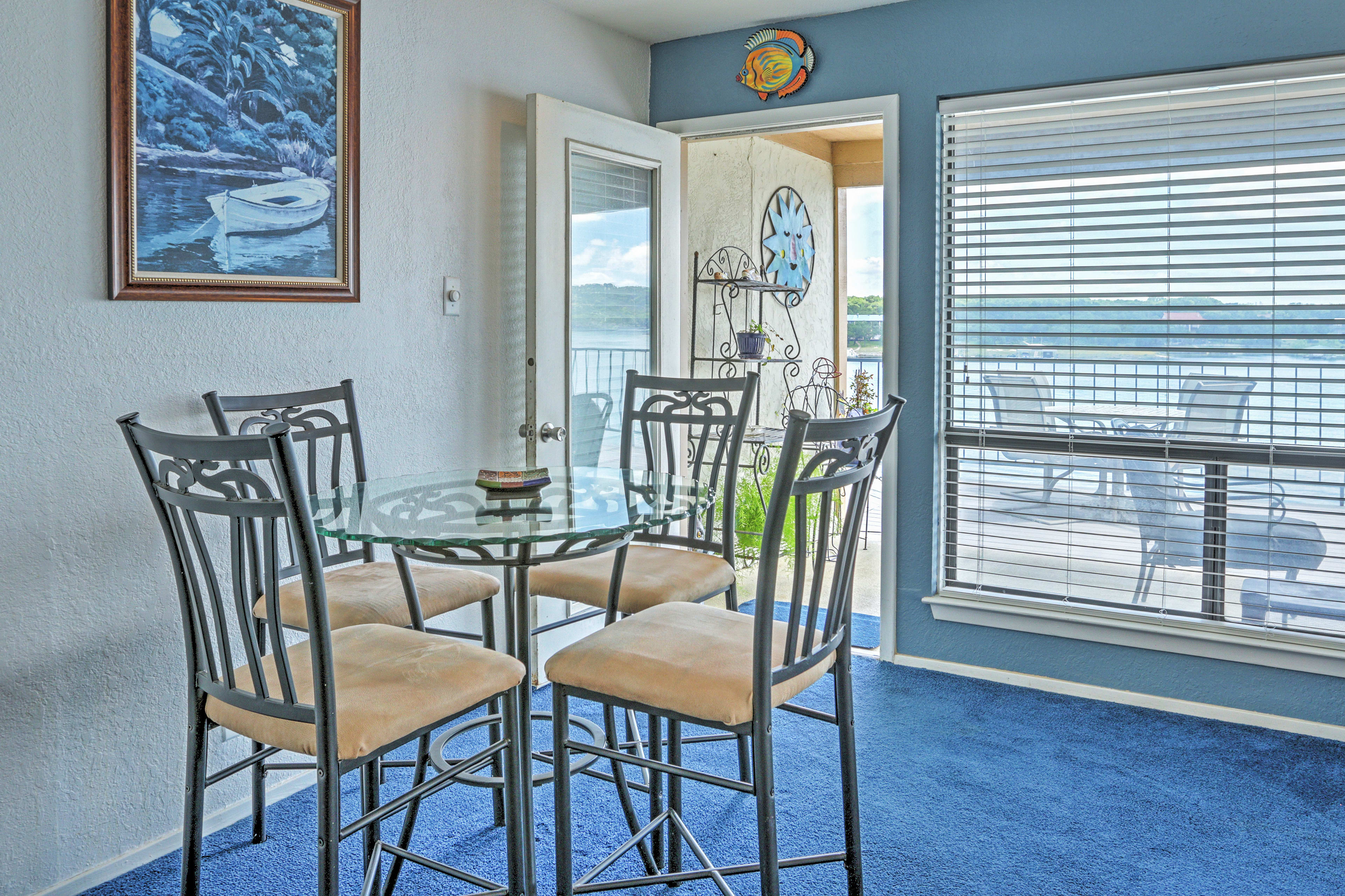 Living Room | Dining Area