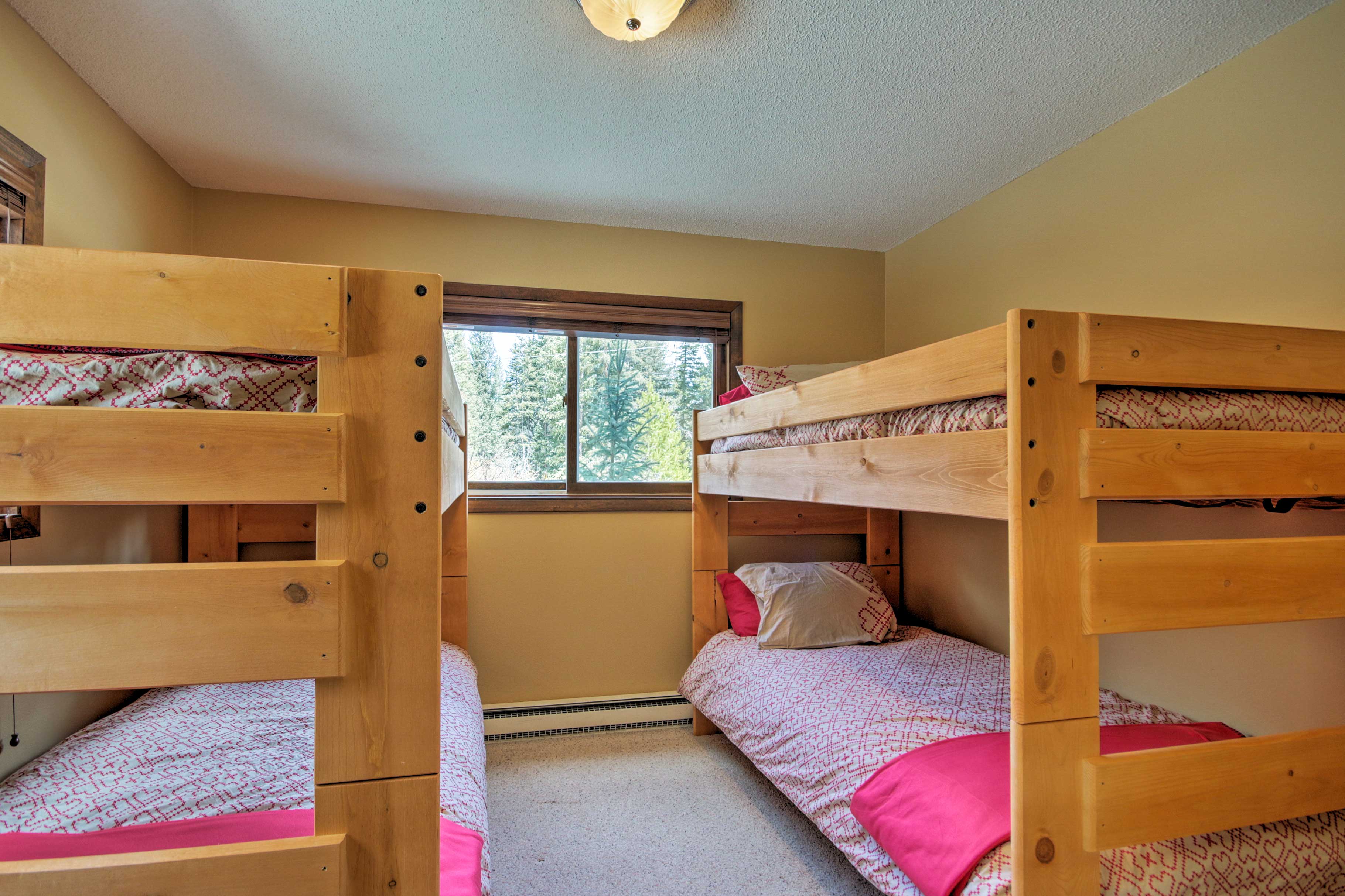 Bedroom 2 | 2 Twin Bunk Beds | 1st Floor