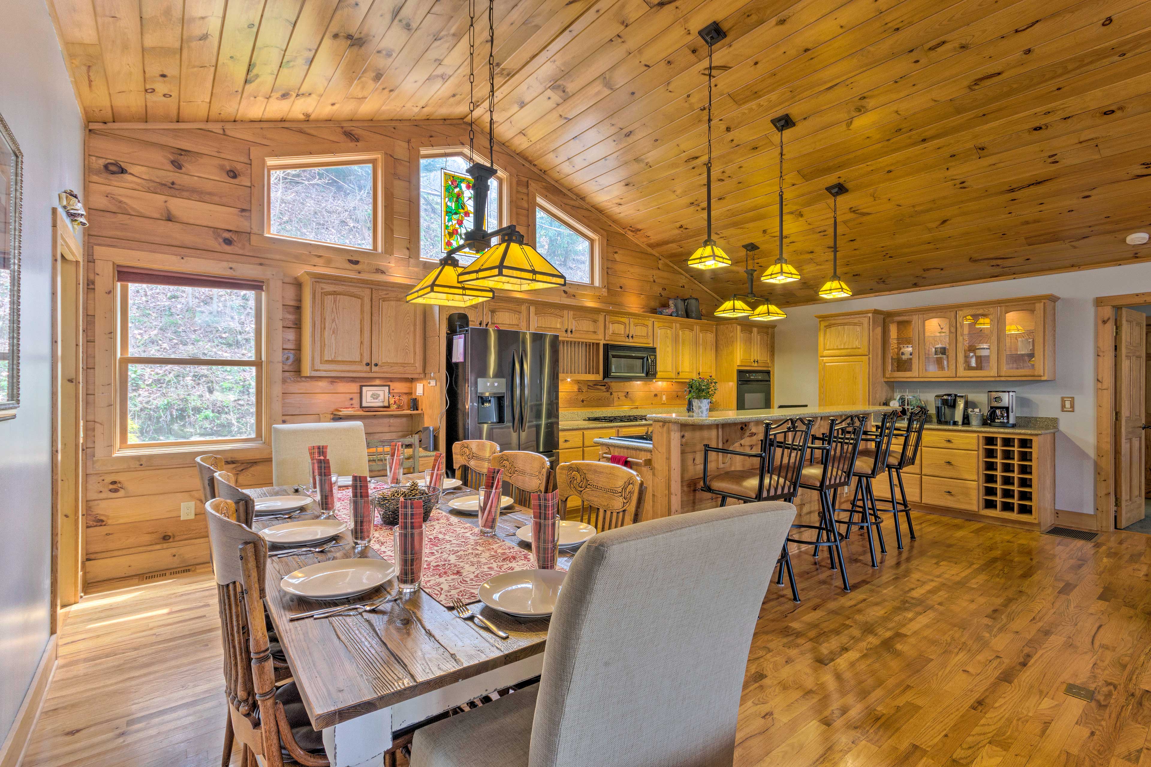 Living Room | Dining Area