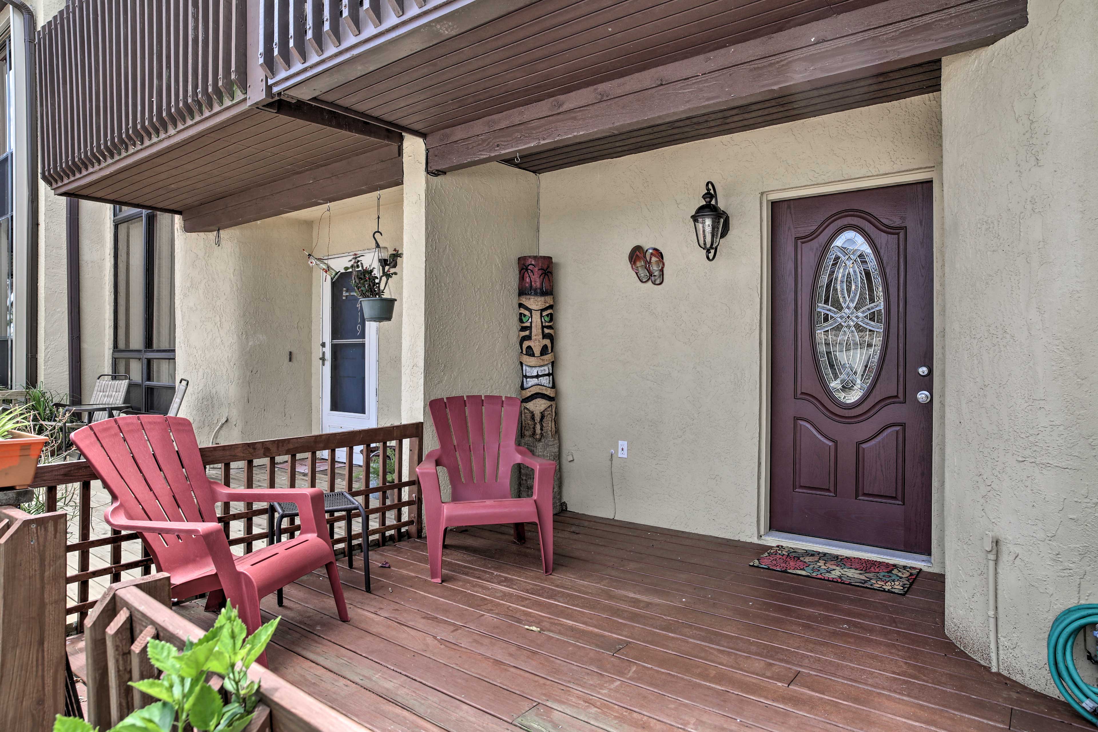 Private Deck | Front Door | 1 Step to Enter