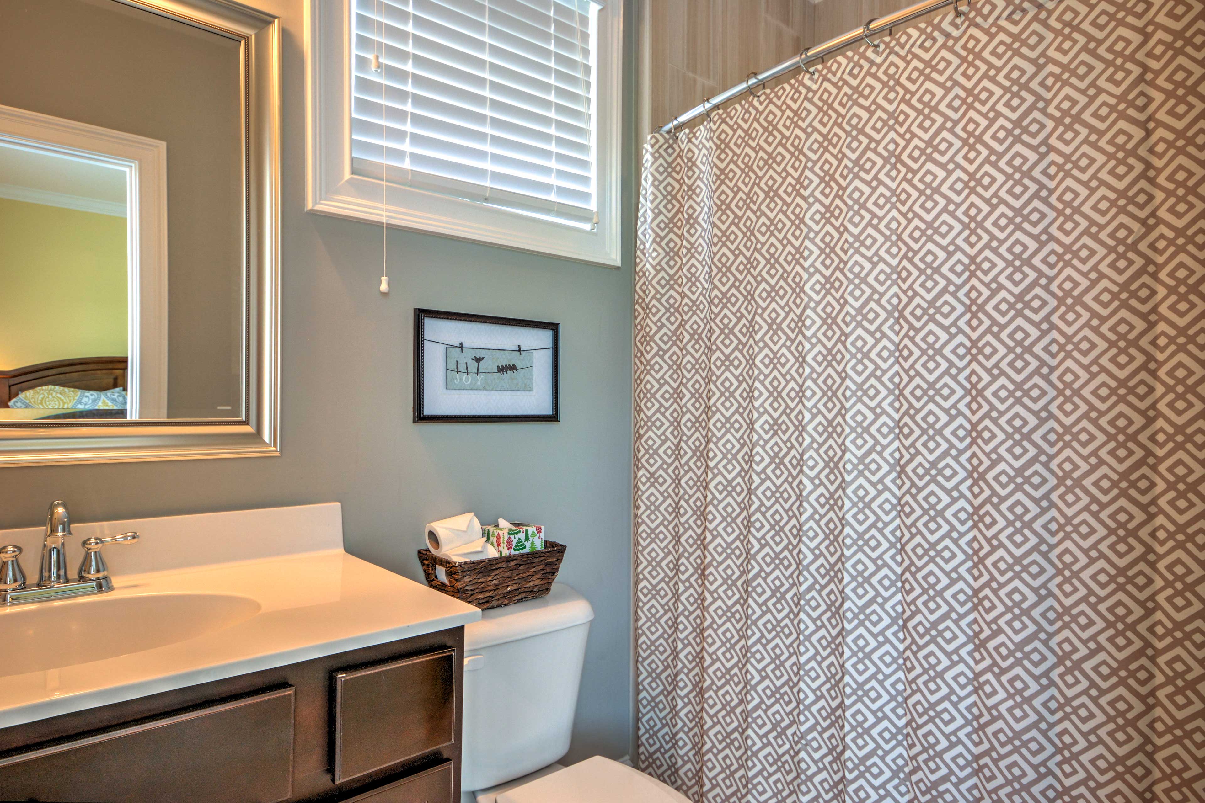 En-Suite Bathroom | Towels Provided