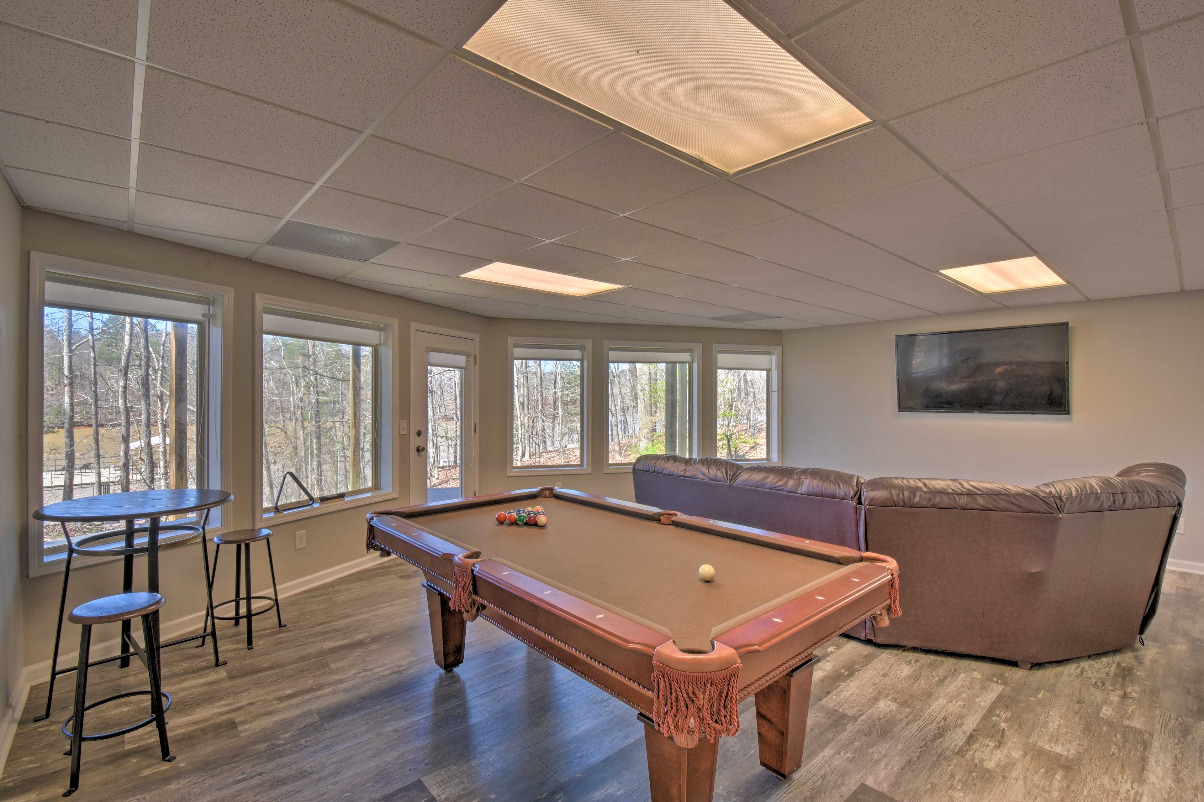 Family Room | Pool Table