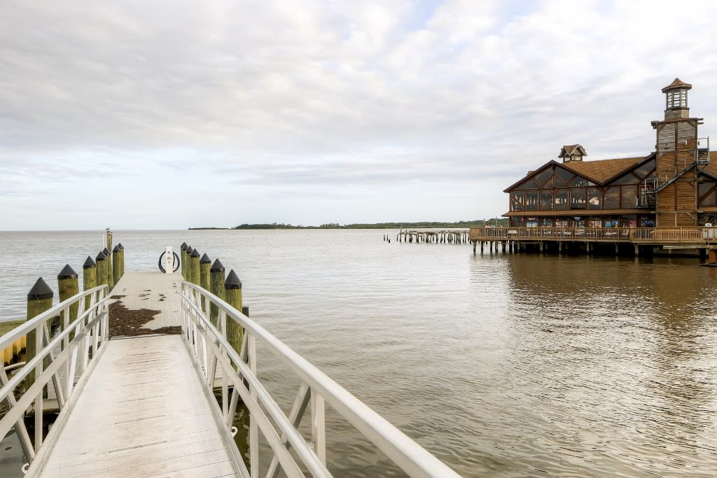 Local Boat Ramp/Attractions