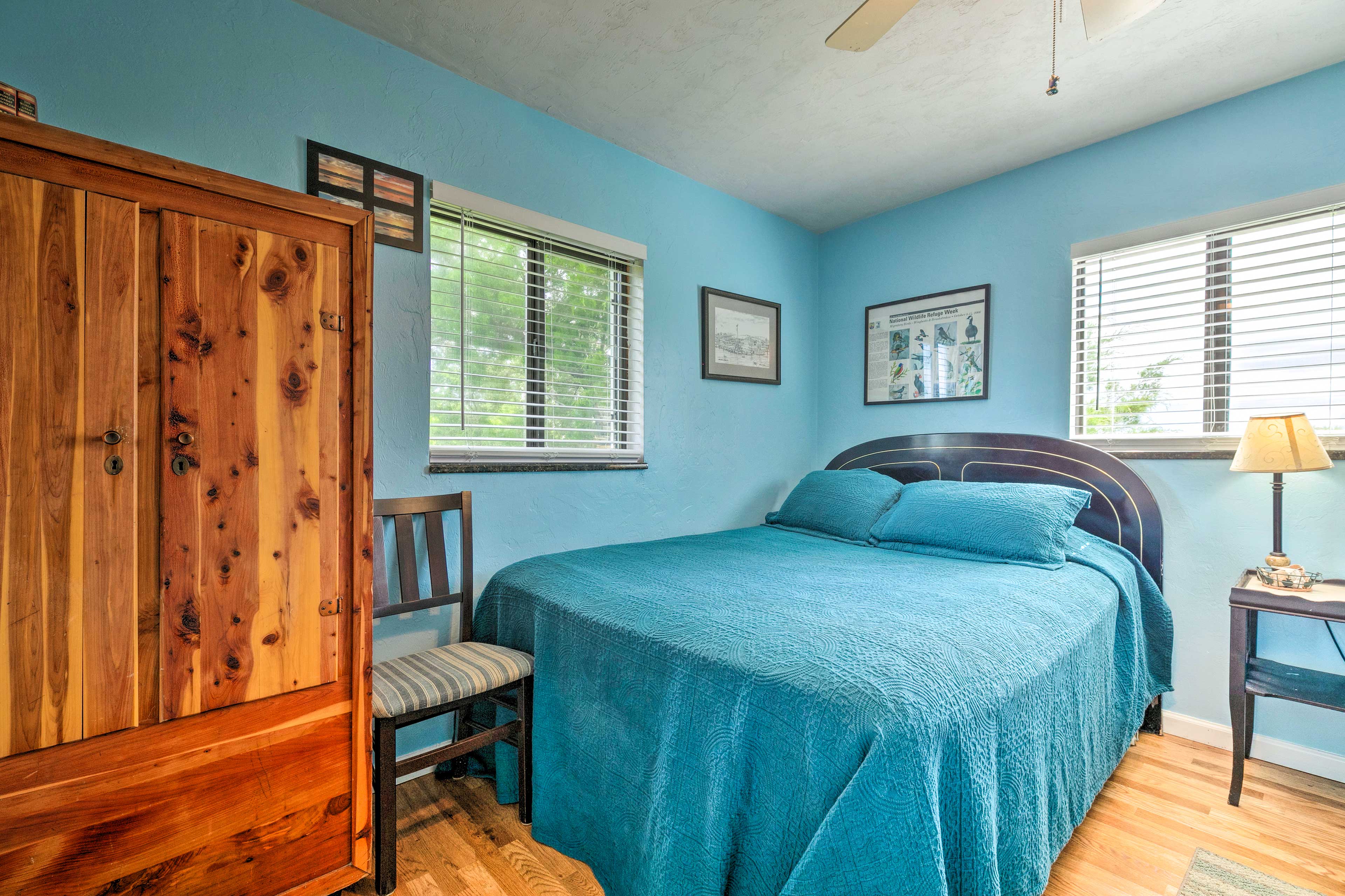 Bedroom 2 | Queen Bed | Twin Daybed | Linens Provided