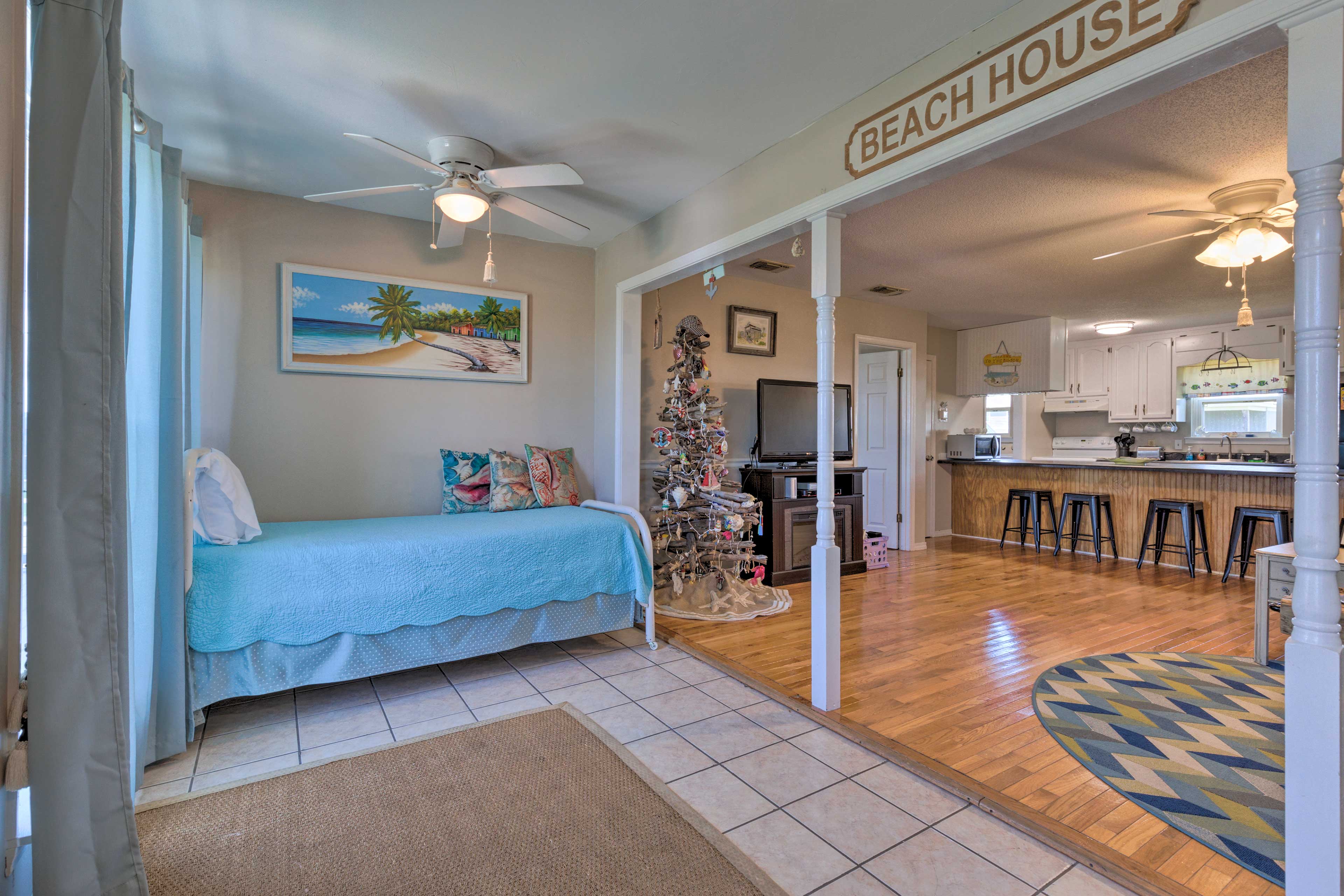 Living Room | Twin Bed