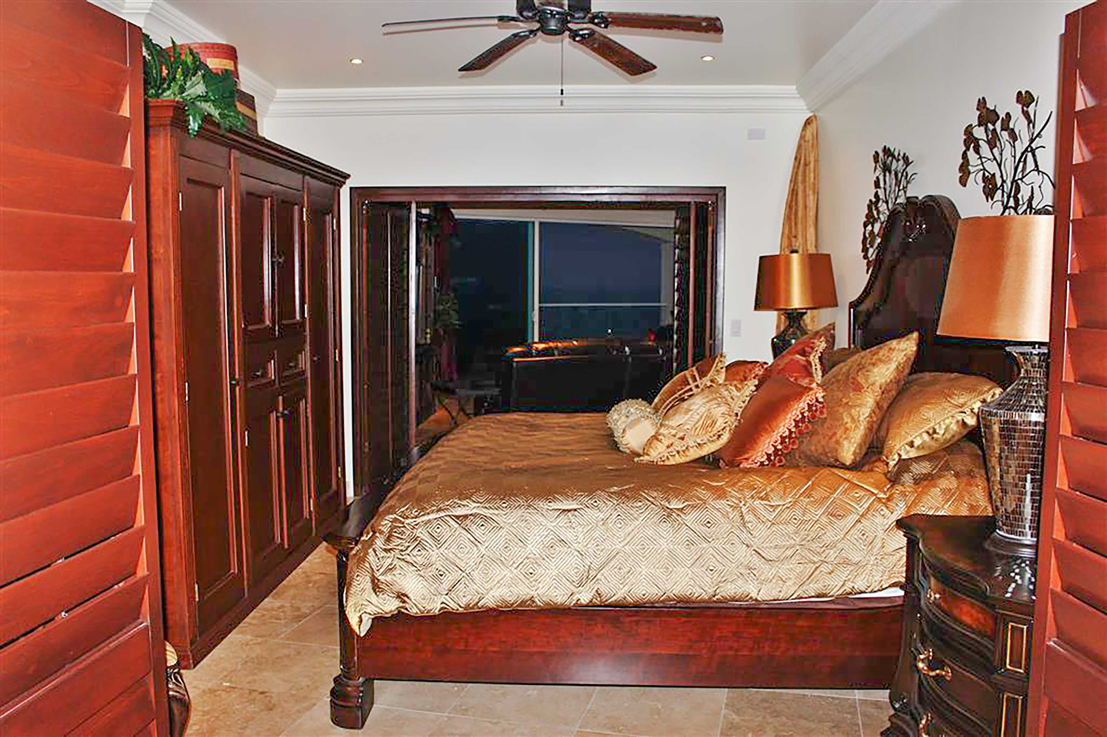 Bedroom 1 | King Bed