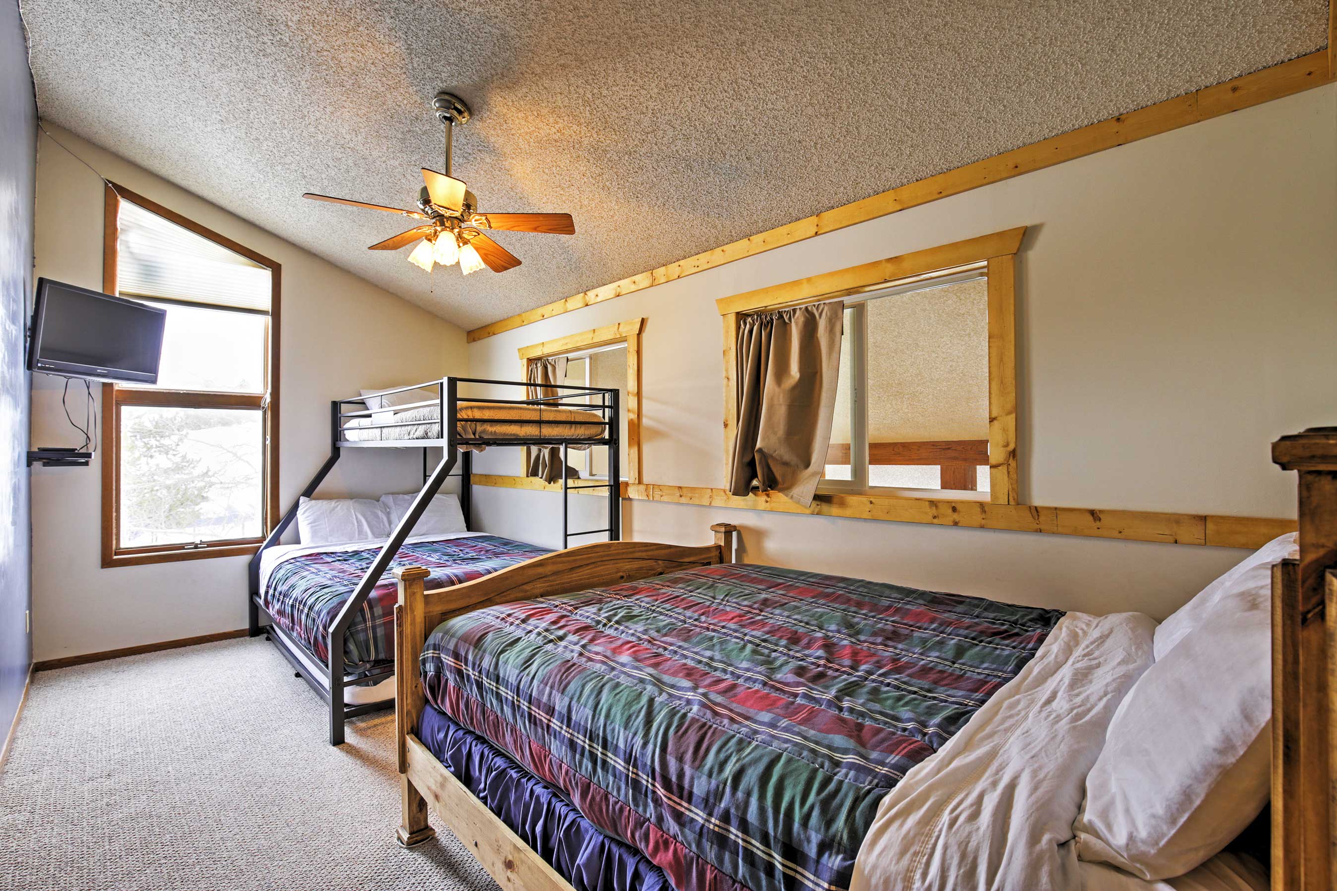 Bedroom 3 | 2nd Floor | Queen Bed | Twin/Queen Bunk Bed w/ Twin Trundle Bed