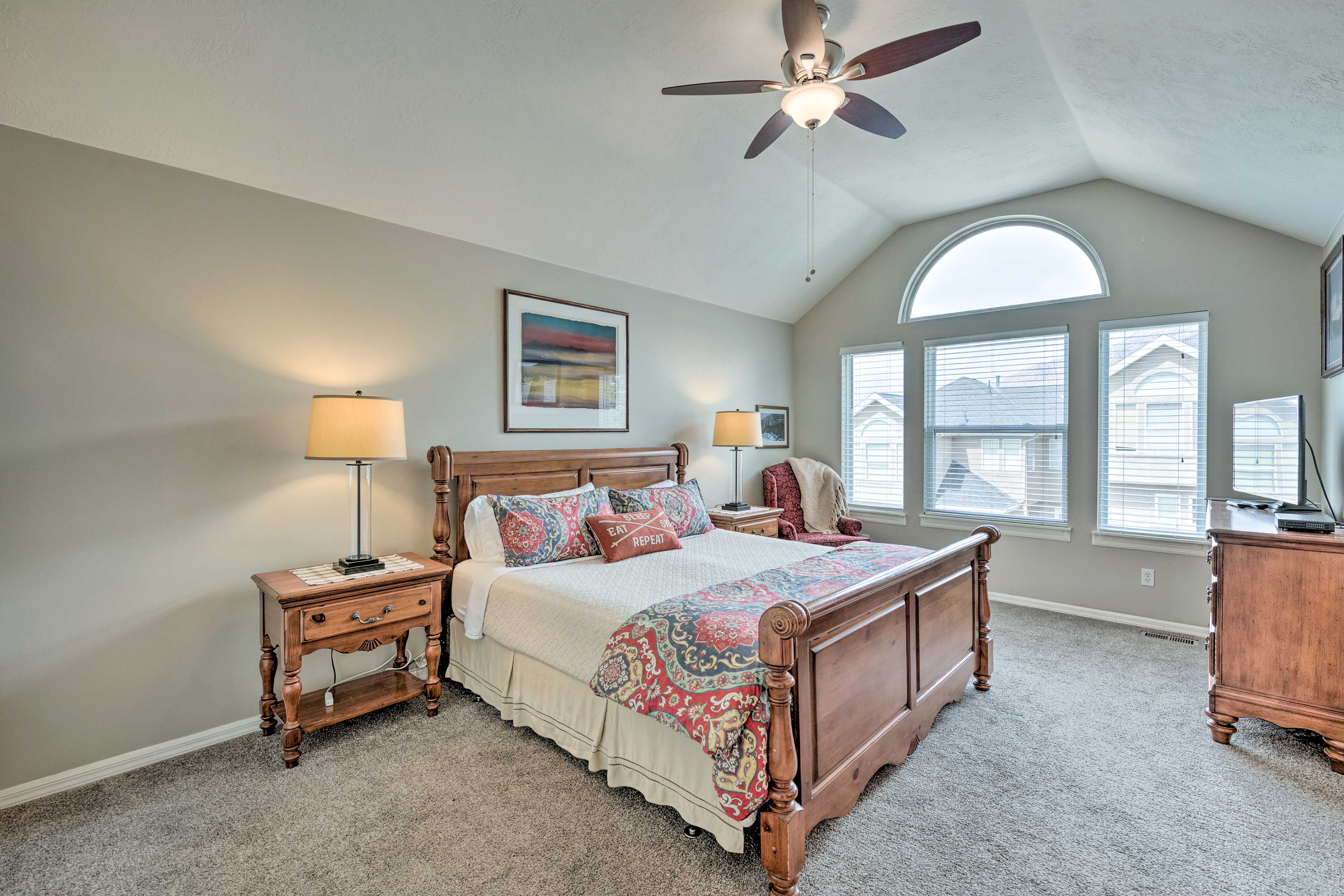 Bedroom 1: 'The Mountain Room' | King Bed | Linens Provided | Upper Level