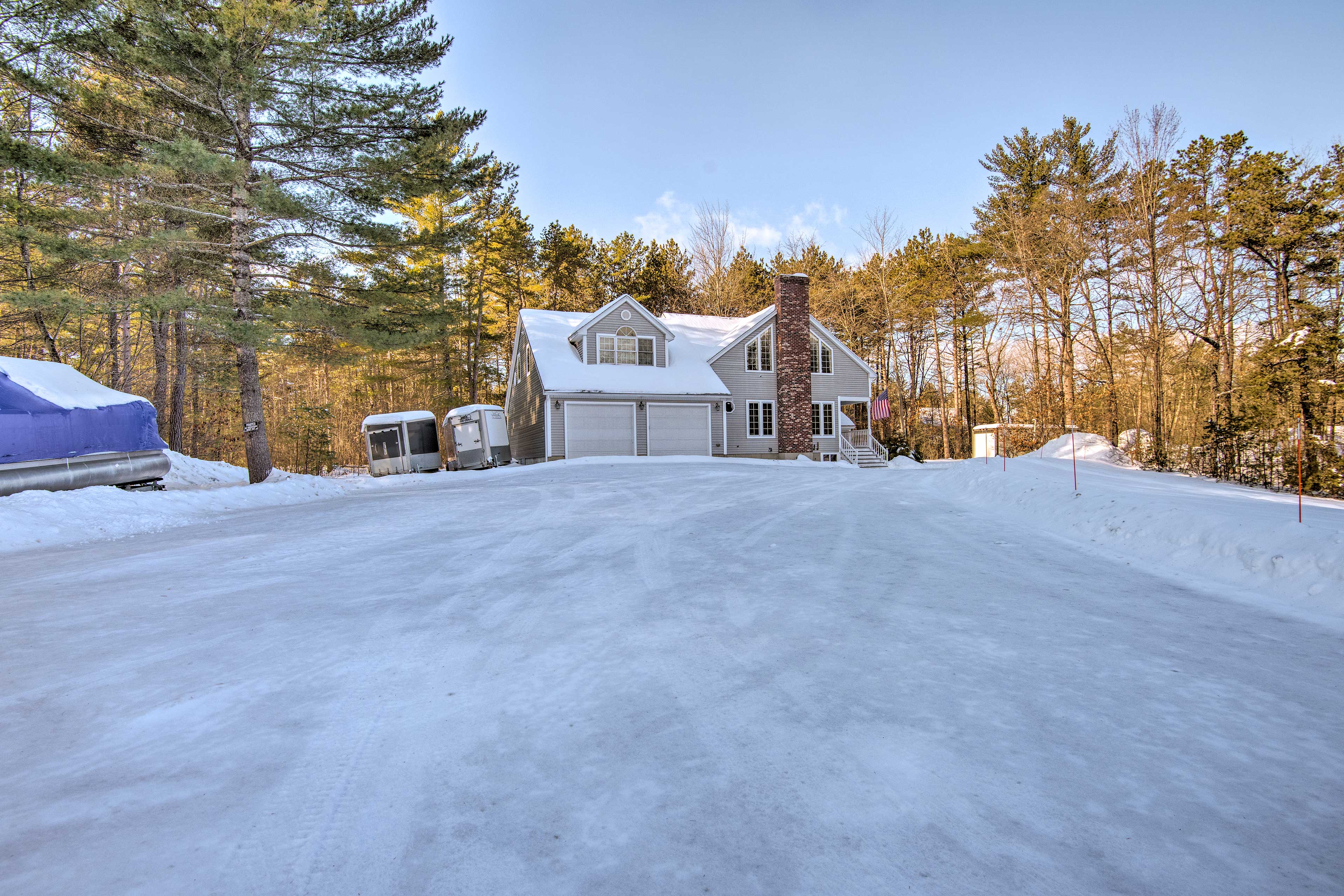 Parking | Driveway (5 Vehicles) | No Garage Access