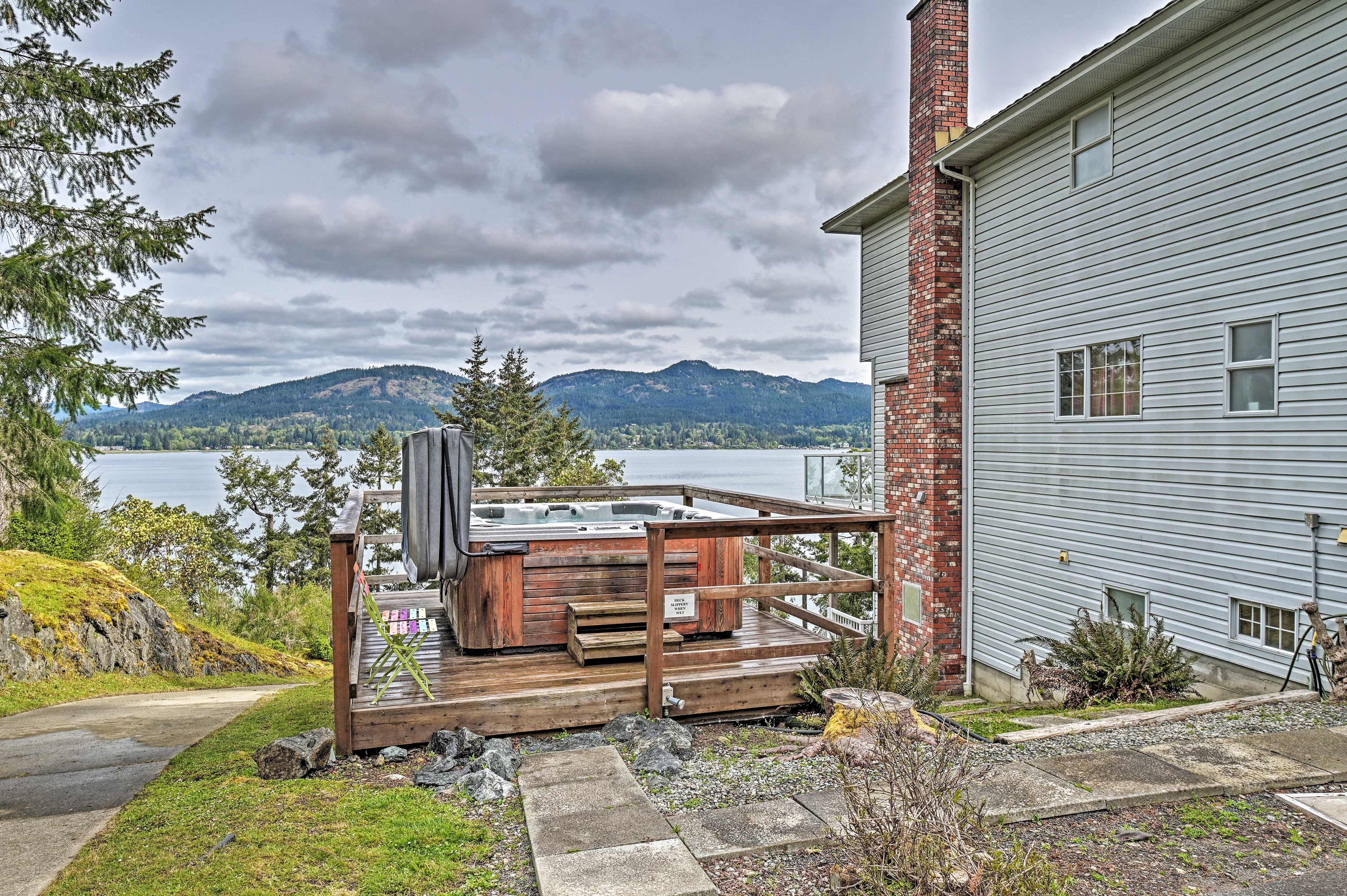 House Exterior | 8-Person Hot Tub