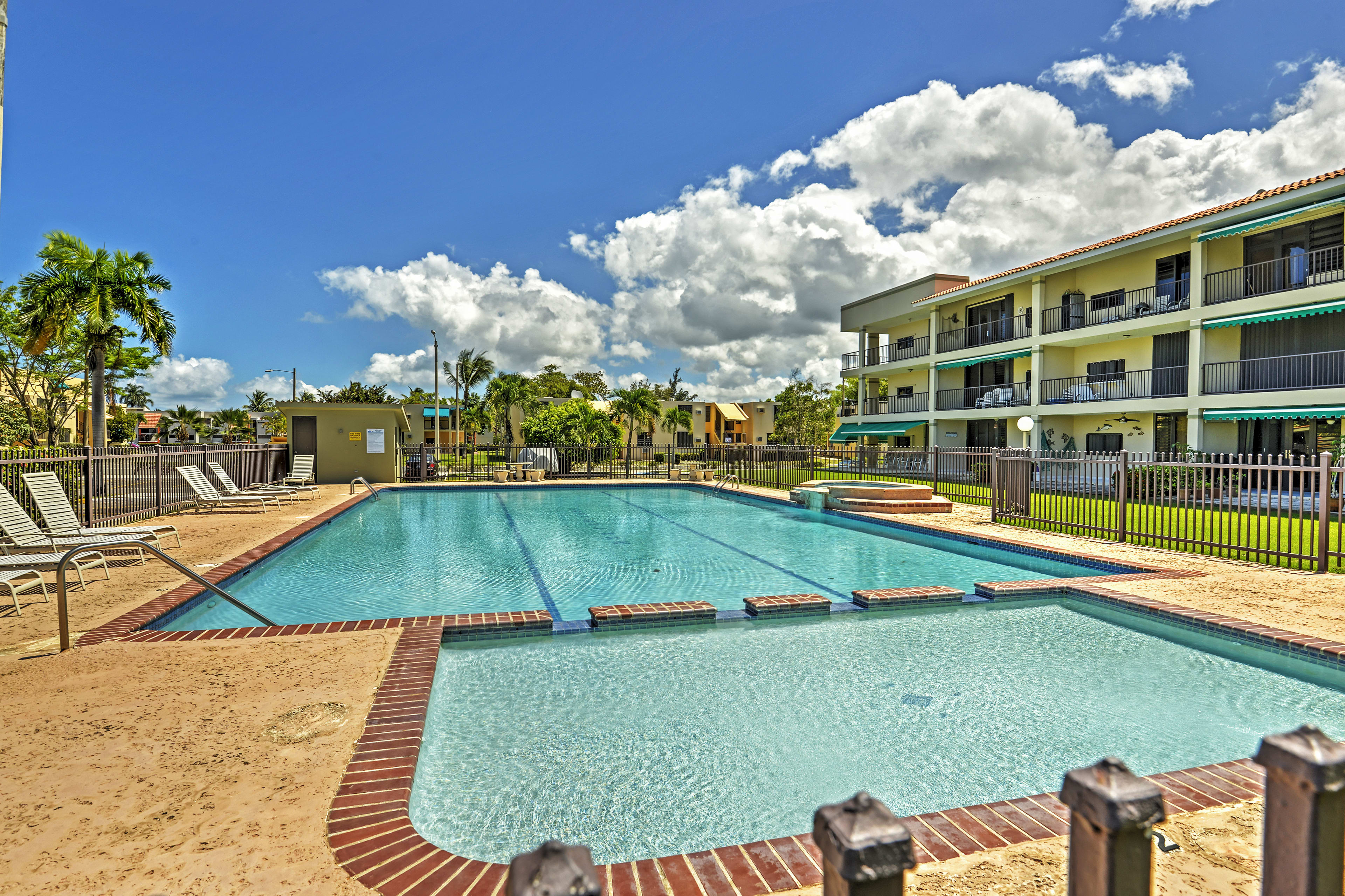 Rio Grande Vacation Rental Condo | 2BR | 2BA | 1,300 Sq Ft | Step-Free Access