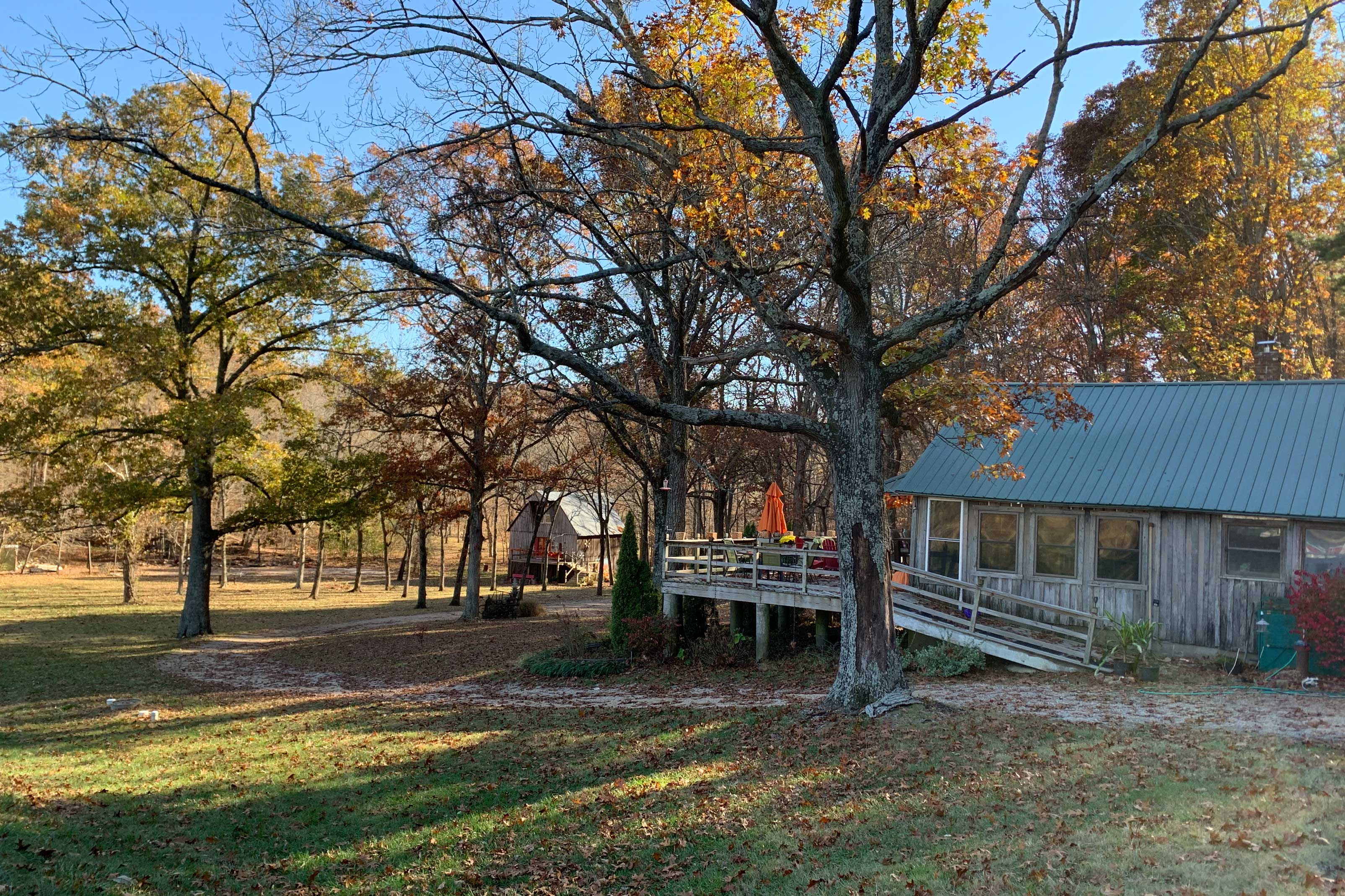 View of Cabing & Barn | Parking | Driveway (10 Vehicles)