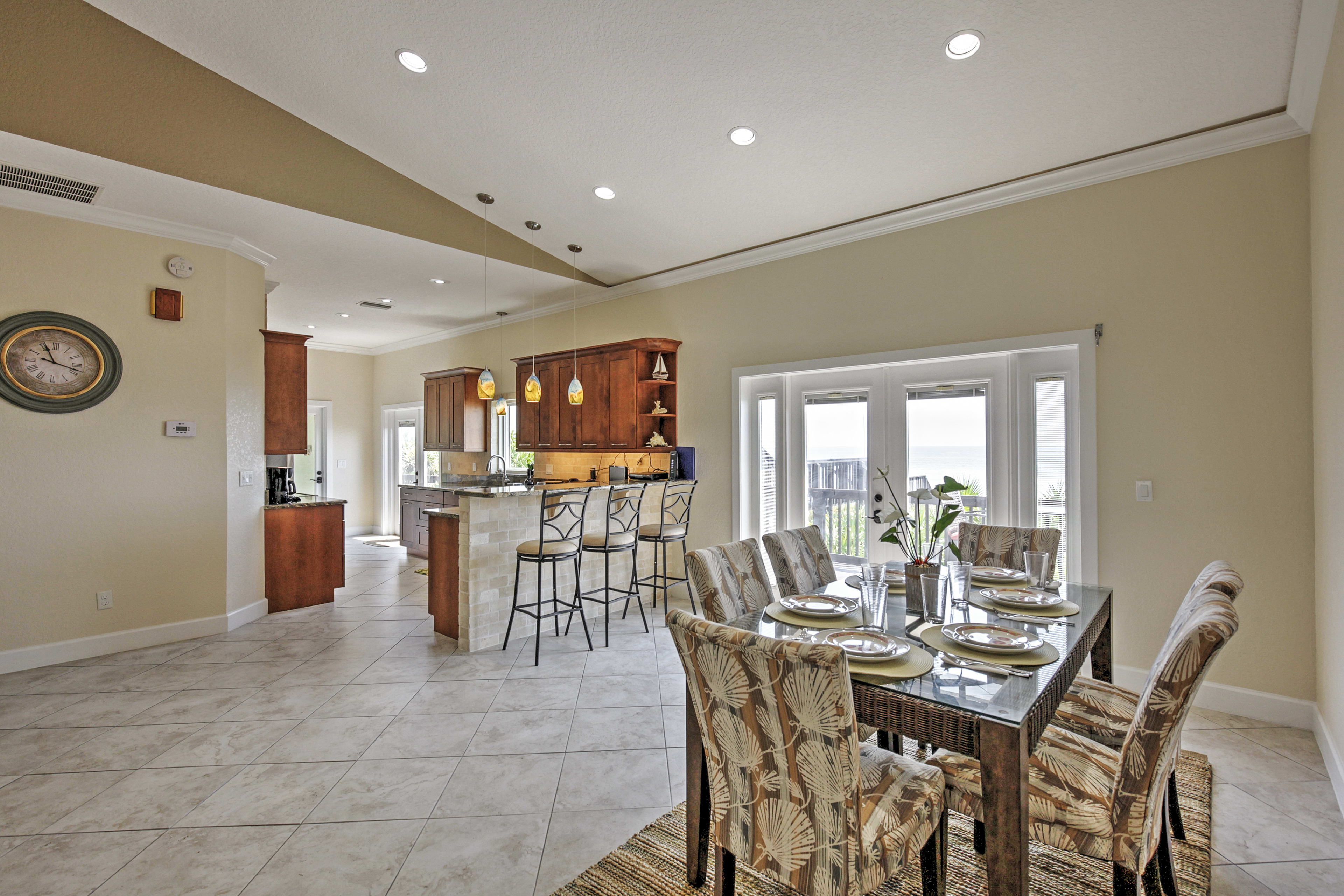 Dining Room | Dishware/Flatware Provided