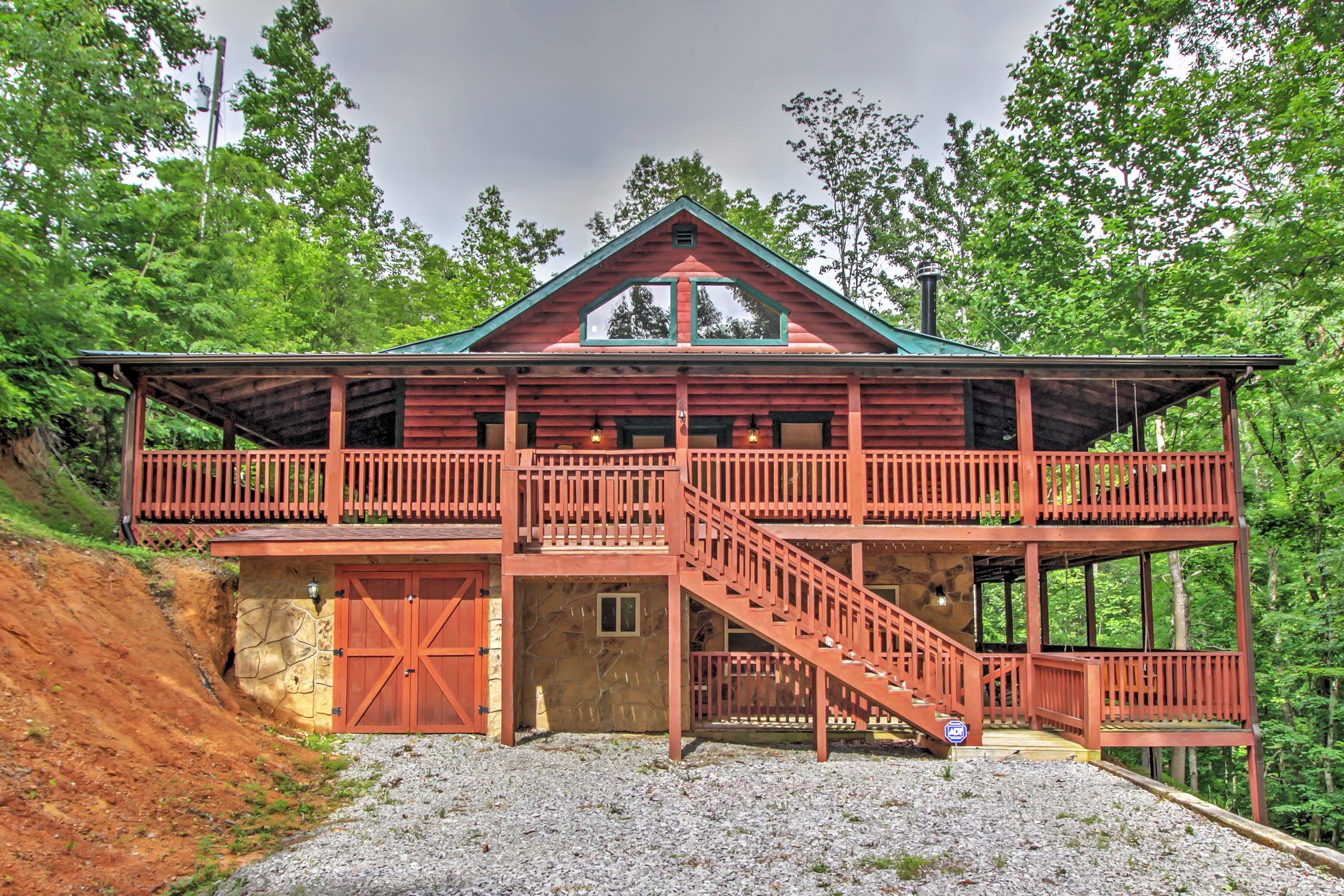 Sevierville Vacation Rental | 3BR | 3BA | 2,400 Sq Ft