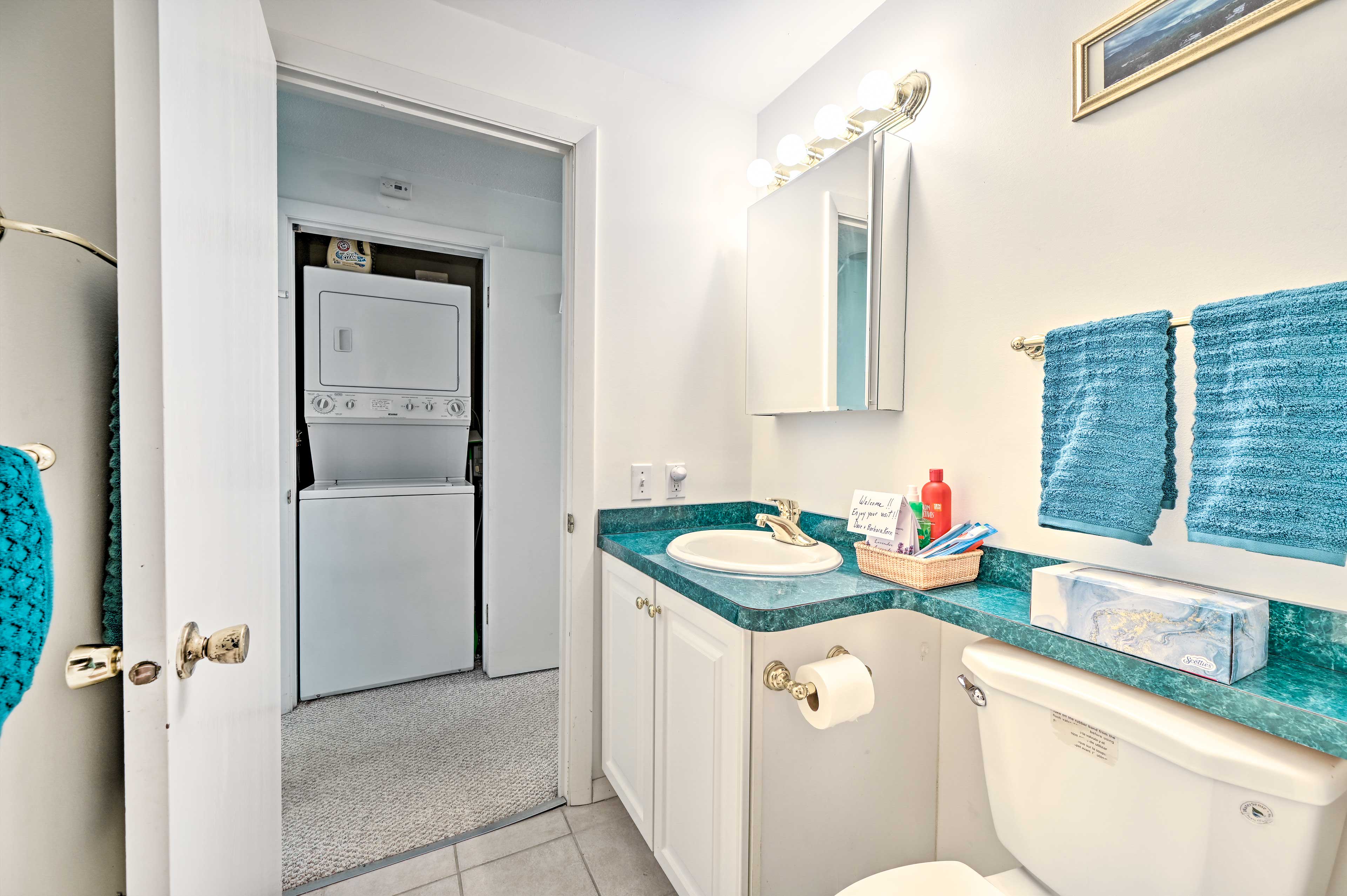 Full Bathroom | Laundry Area