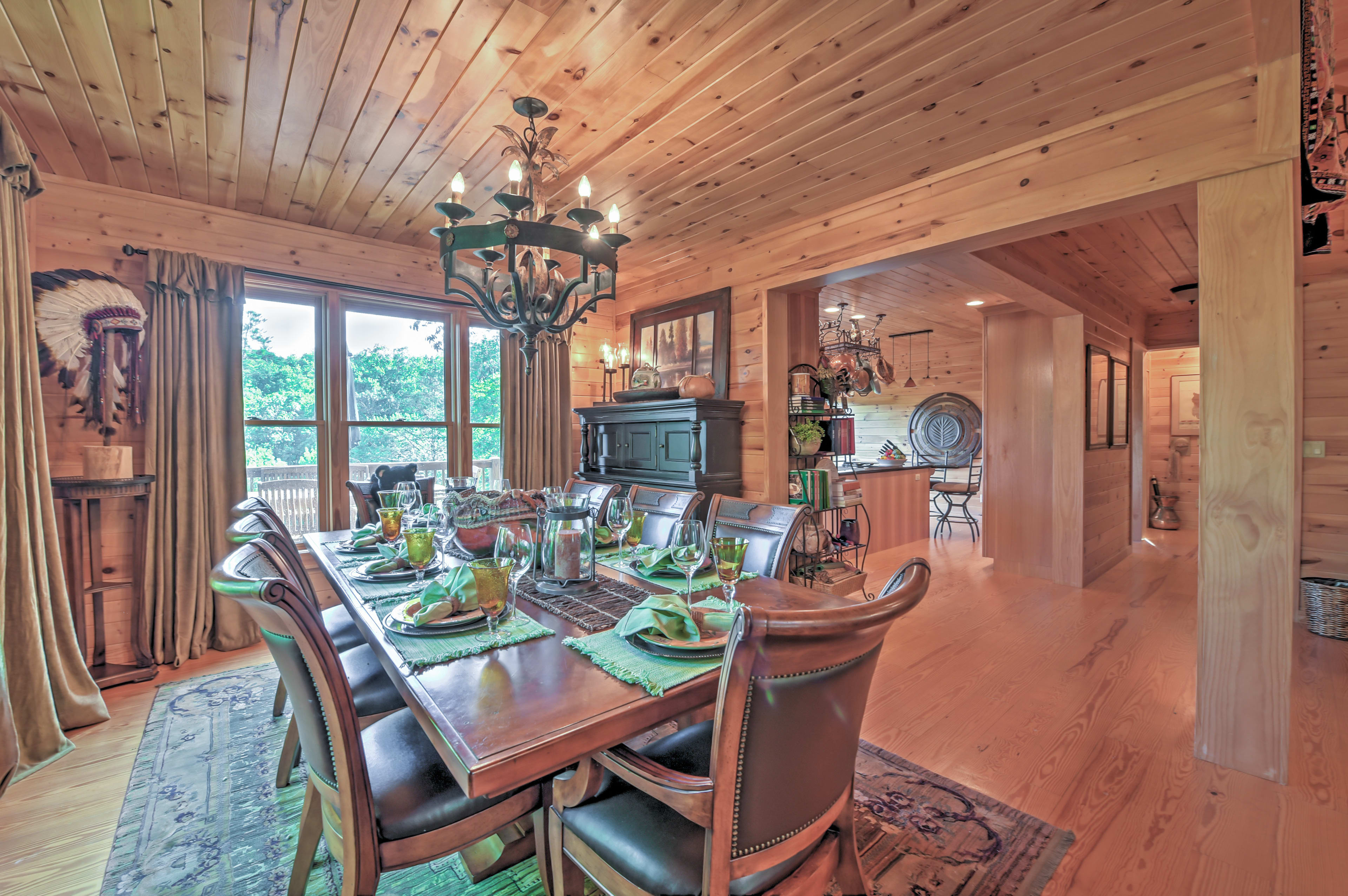 Dining Room | Dishware & Flatware Provided