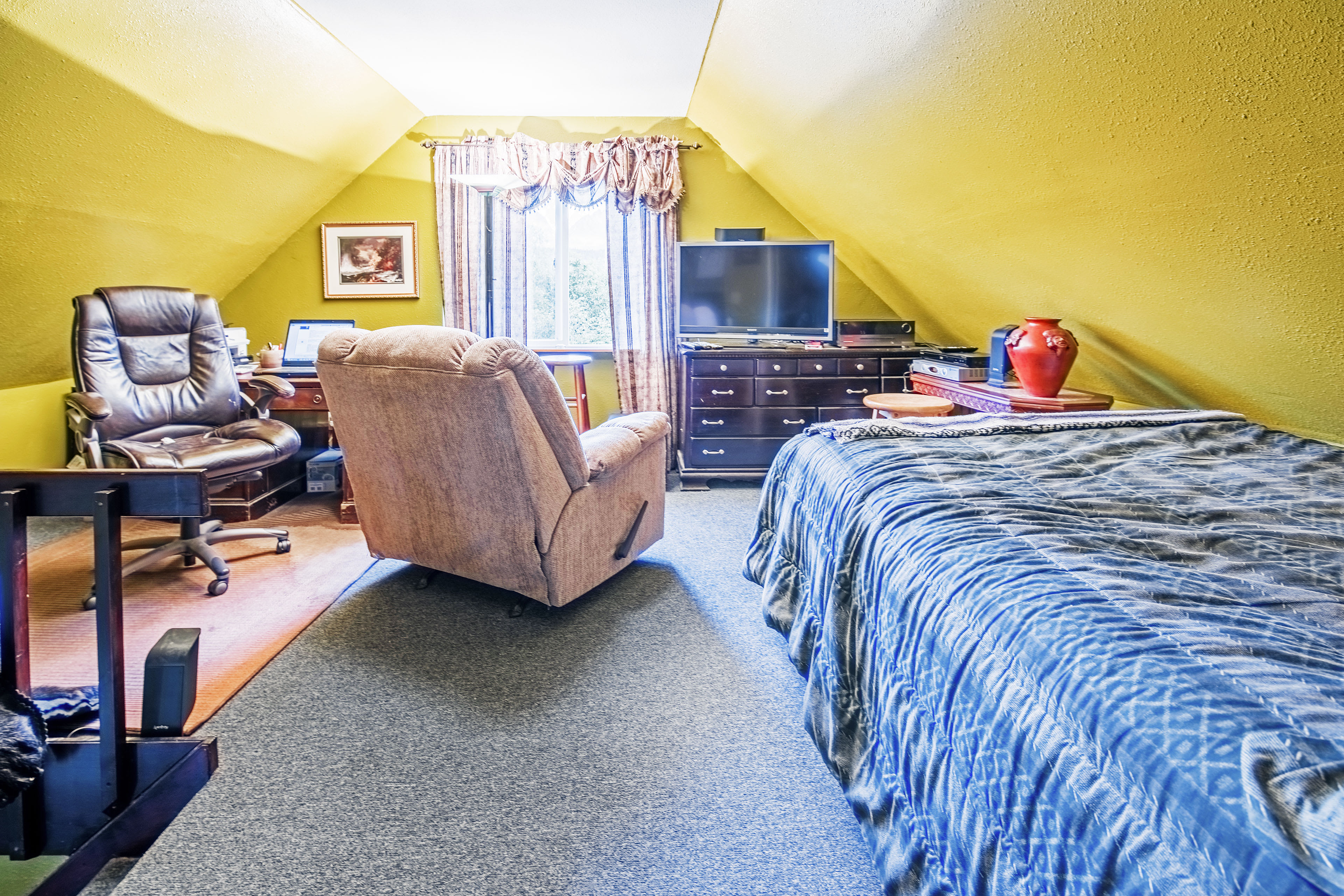 Bedroom 2 | Semi-Private Loft | Full Bed | Flat-Screen Cable TV