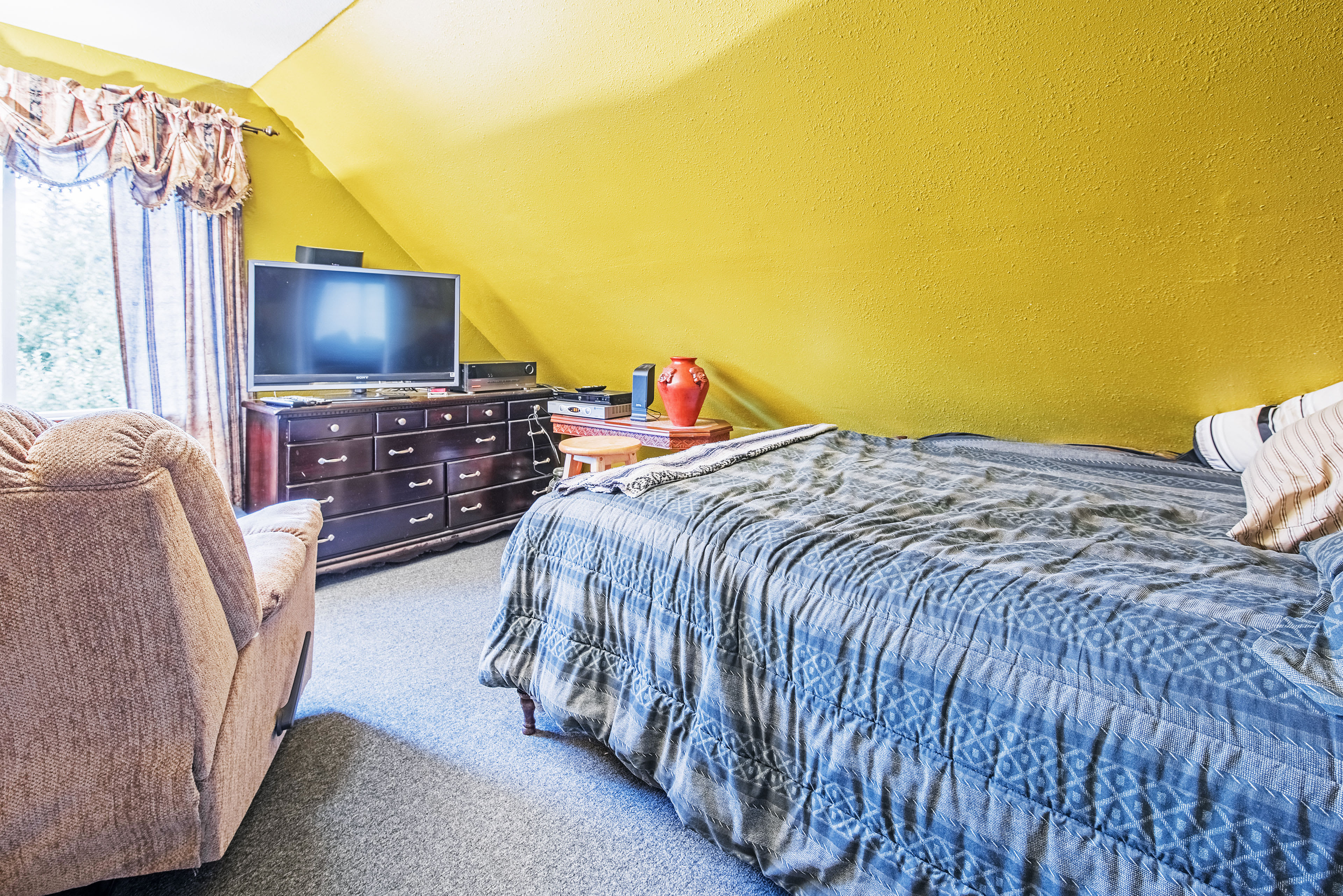 Bedroom 2 | Semi-Private Loft