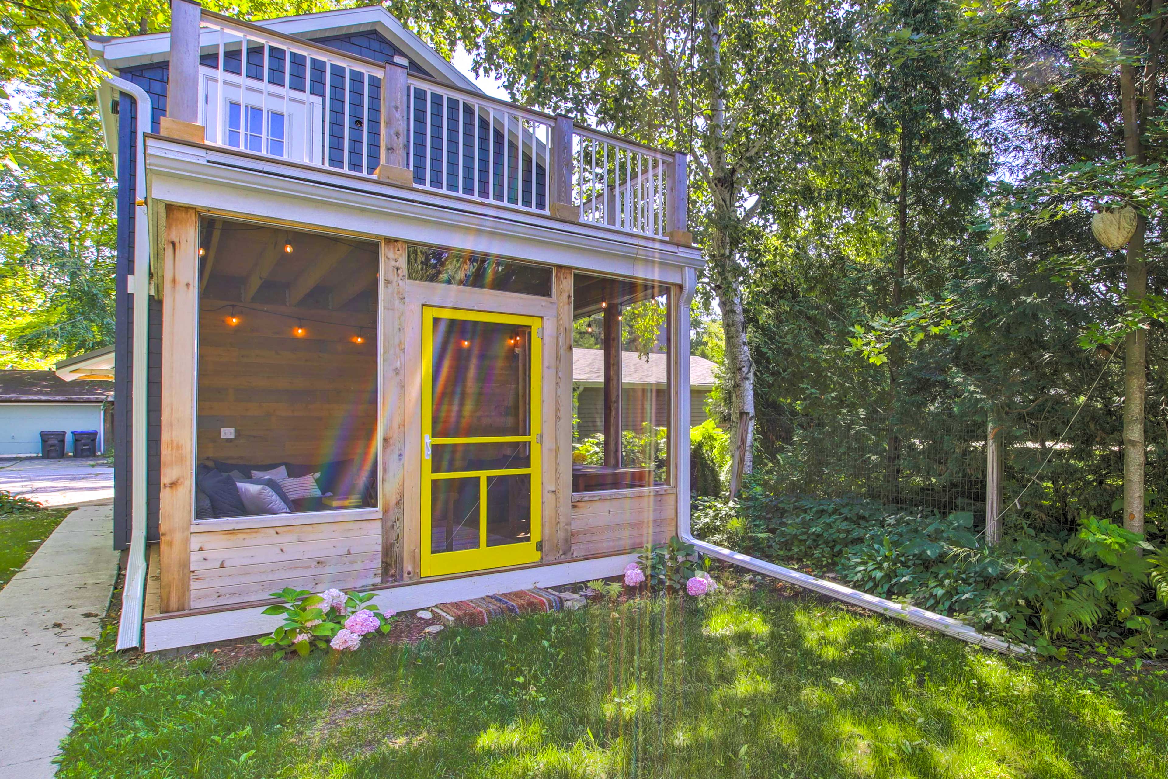 Screened-In Porch