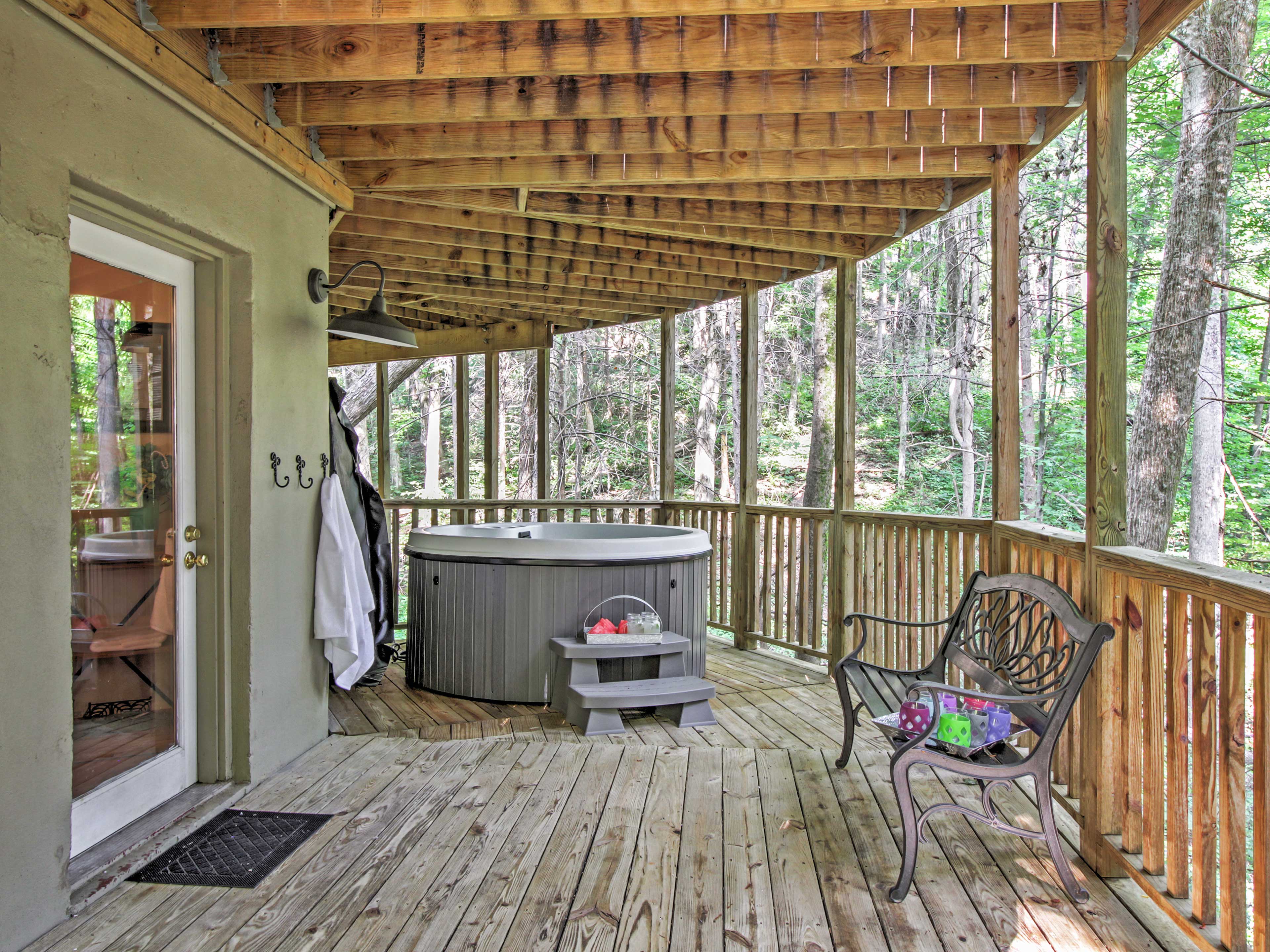 Covered Deck | Lower Level