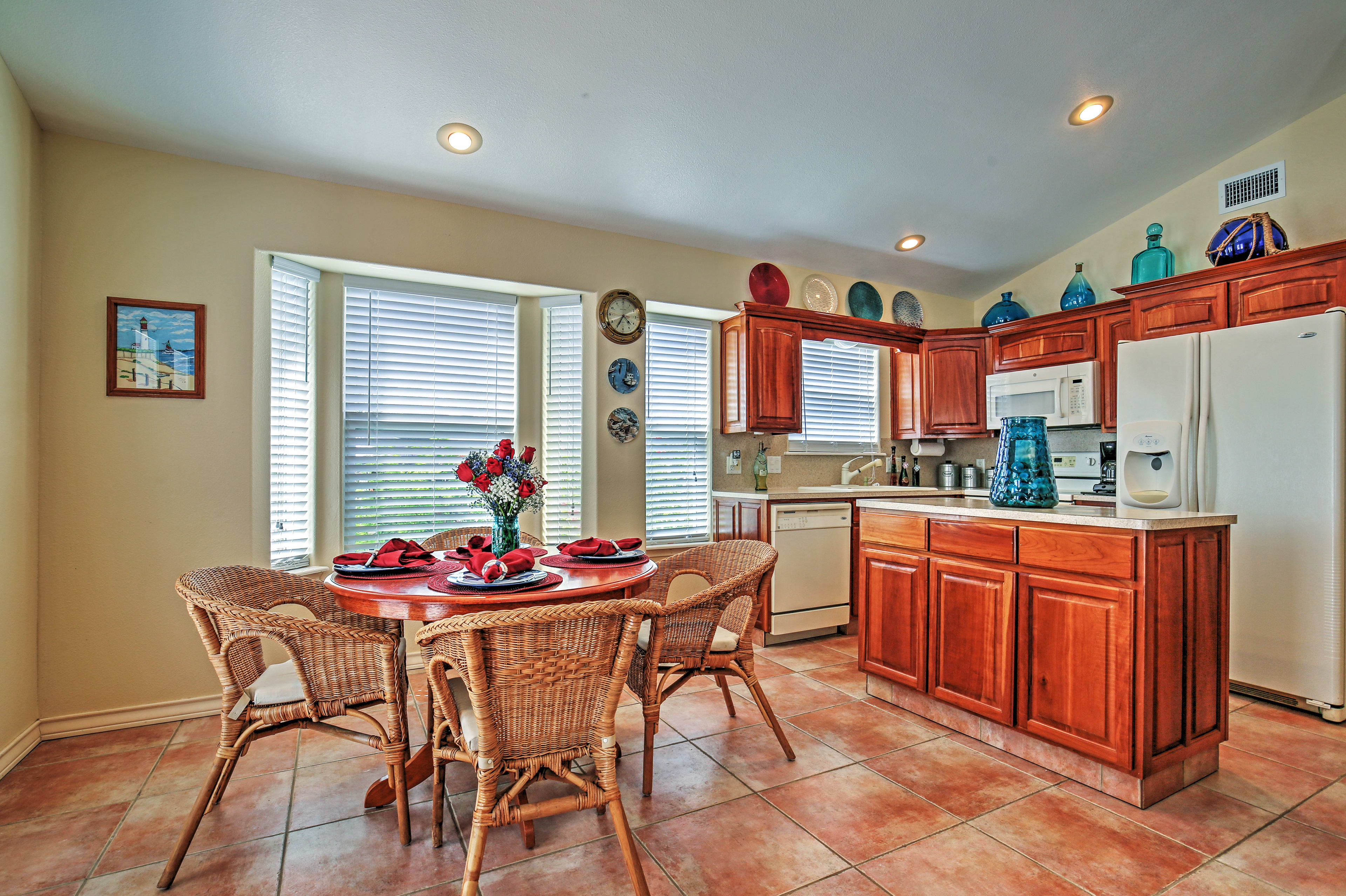 Dining Space | Dishware & Flatware Provided