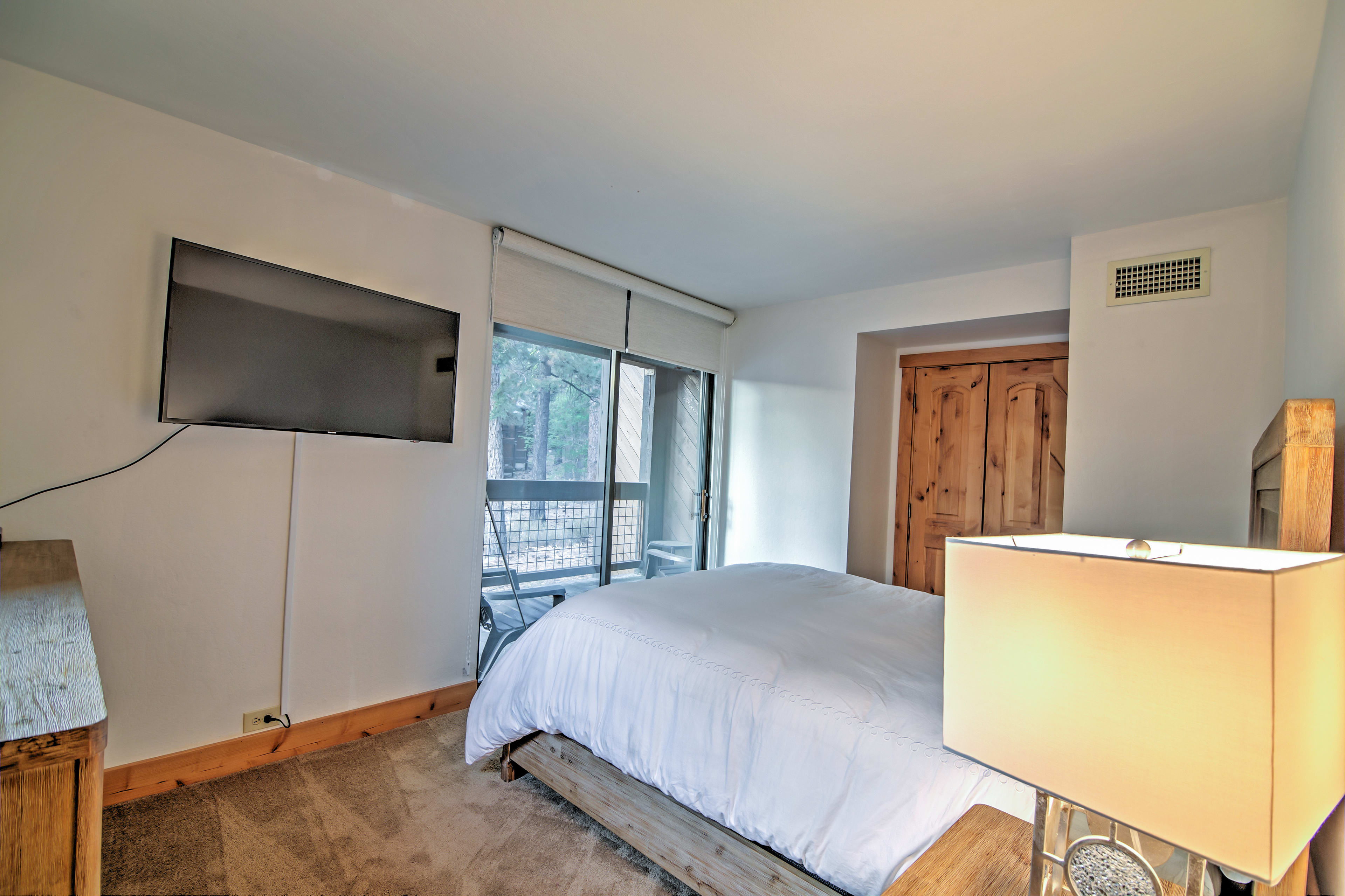 Bedroom Suite 1 | Queen Bed | Smart TV | Linens Provided