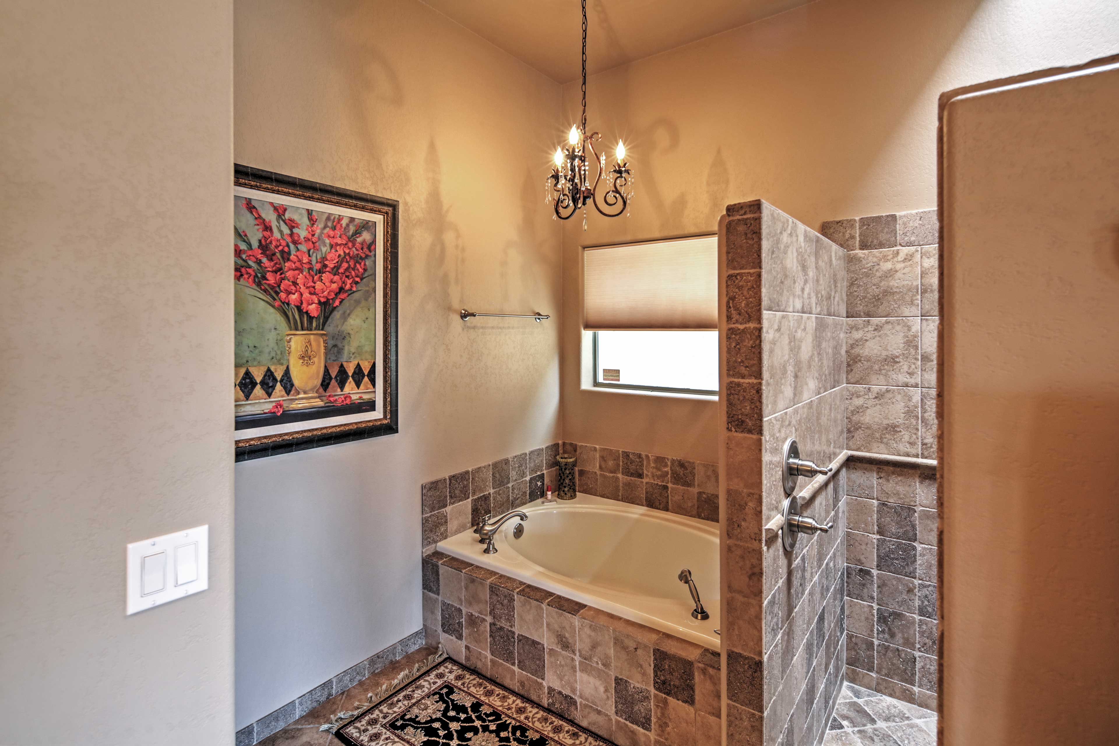 Full Bathroom 2 | Soaking Tub | Shower